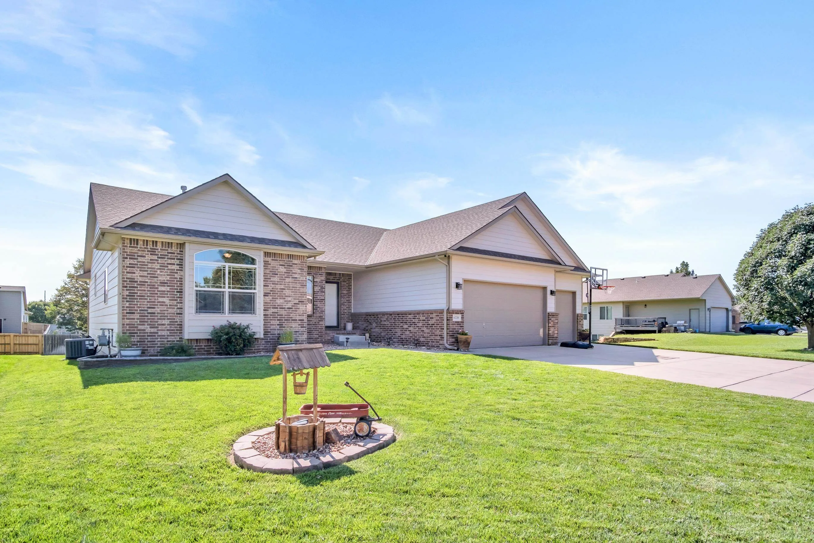 Wichita, Kansas 67204, United States, 5 Bedrooms Bedrooms, ,3 BathroomsBathrooms,Residential,Active,160993