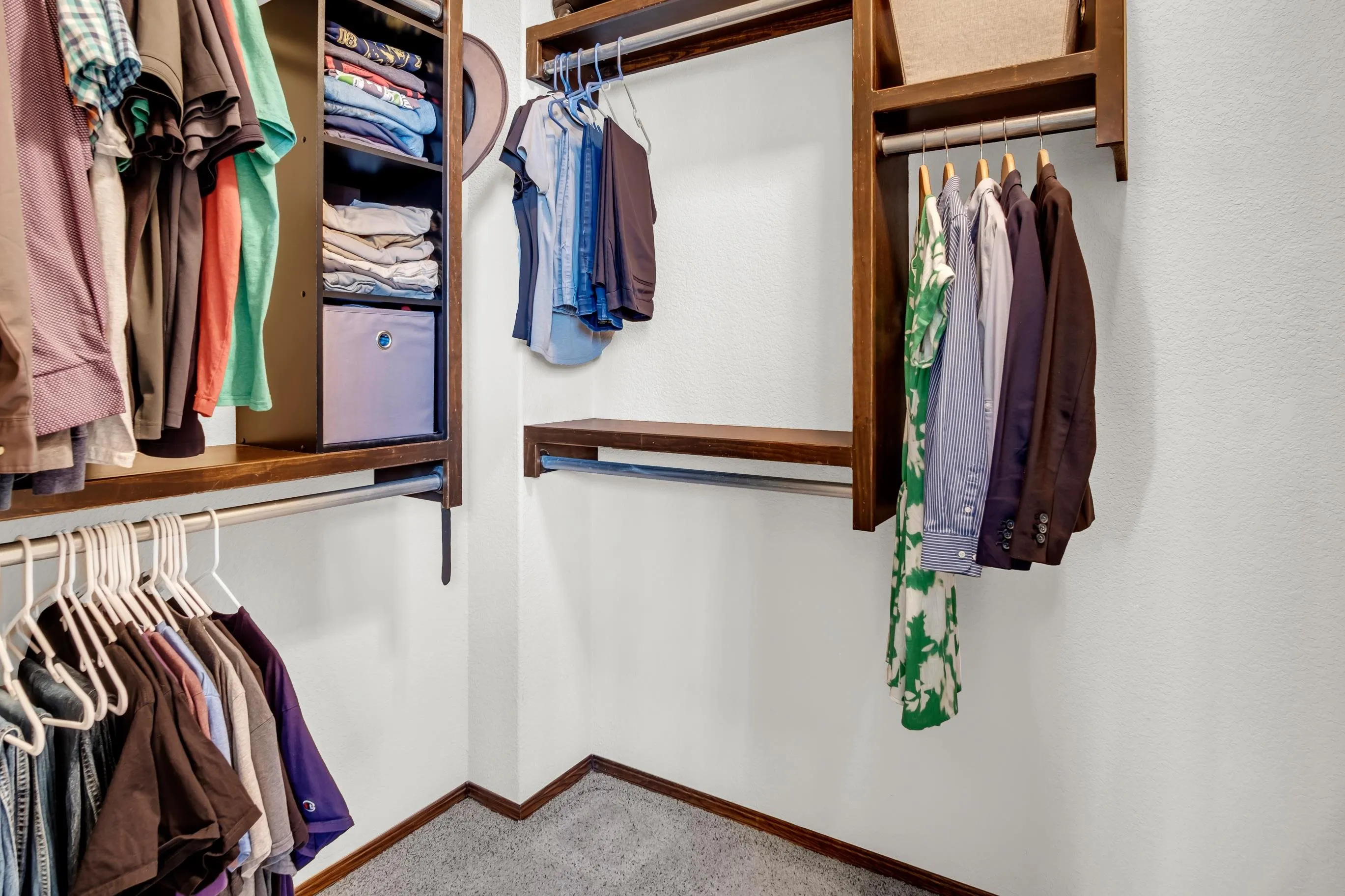 Wichita, Kansas 67204, United States, 5 Bedrooms Bedrooms, ,3 BathroomsBathrooms,Residential,Active,160993