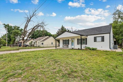 Homes For Sale - 201 S Young St<br/> Wichita, KS 67209