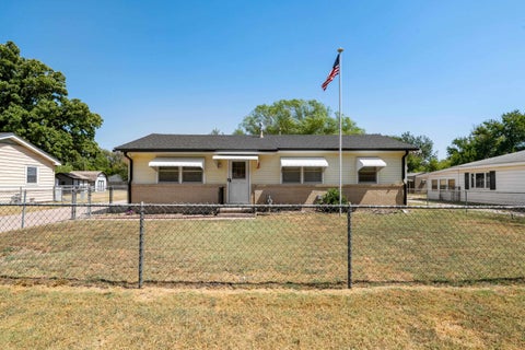 Homes For Sale - 758 N Doris St<br/> Wichita, KS 67212