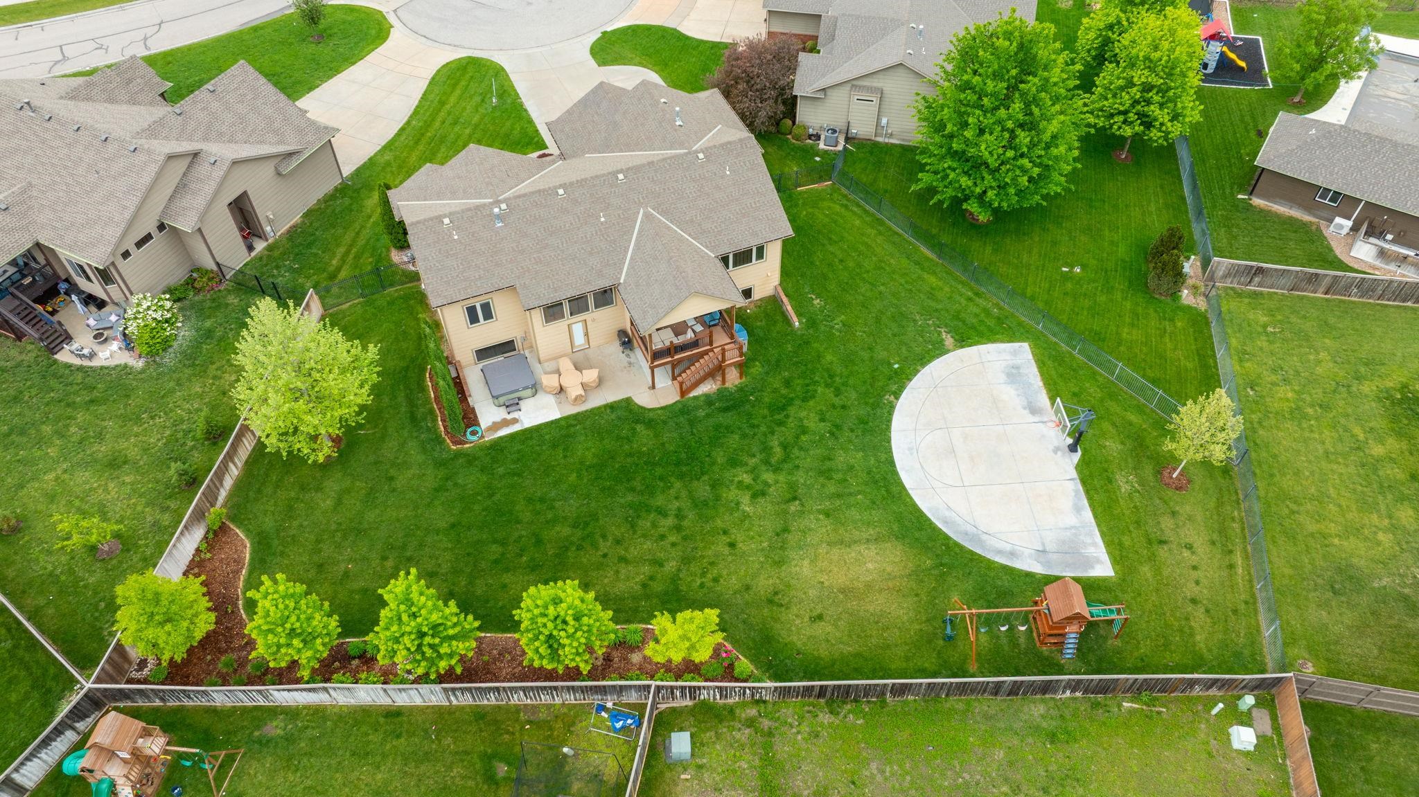 2510 N Chelmsford Ct, Wichita, Kansas image 35
