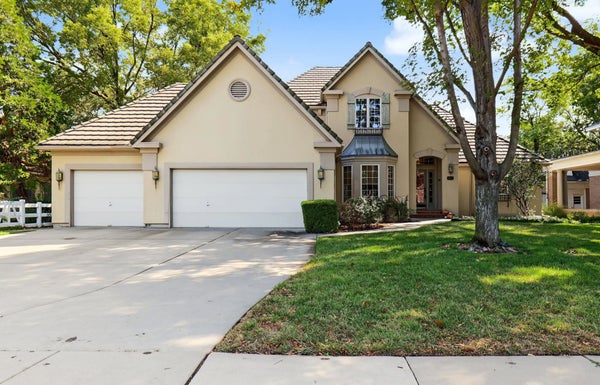 208 N BELMONT AVE, WICHITA, KS 67208 - Image 5e5f8e6b6a4e5054b03ac5305d7cfa35/56879256