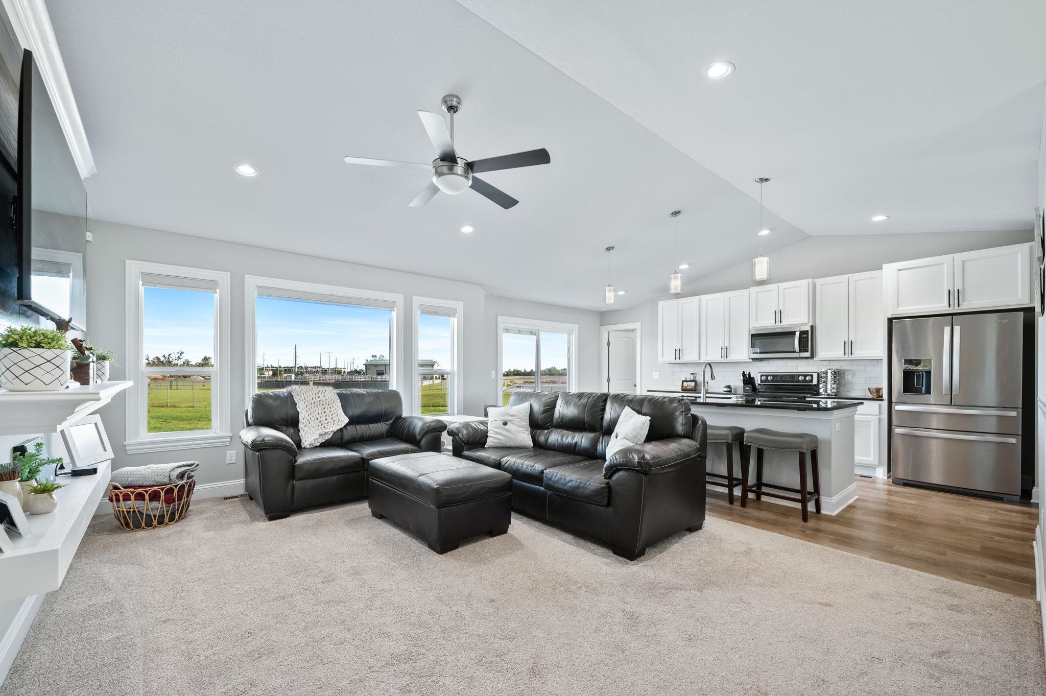 768 E Sunset Cir, Goddard, Kansas image 3