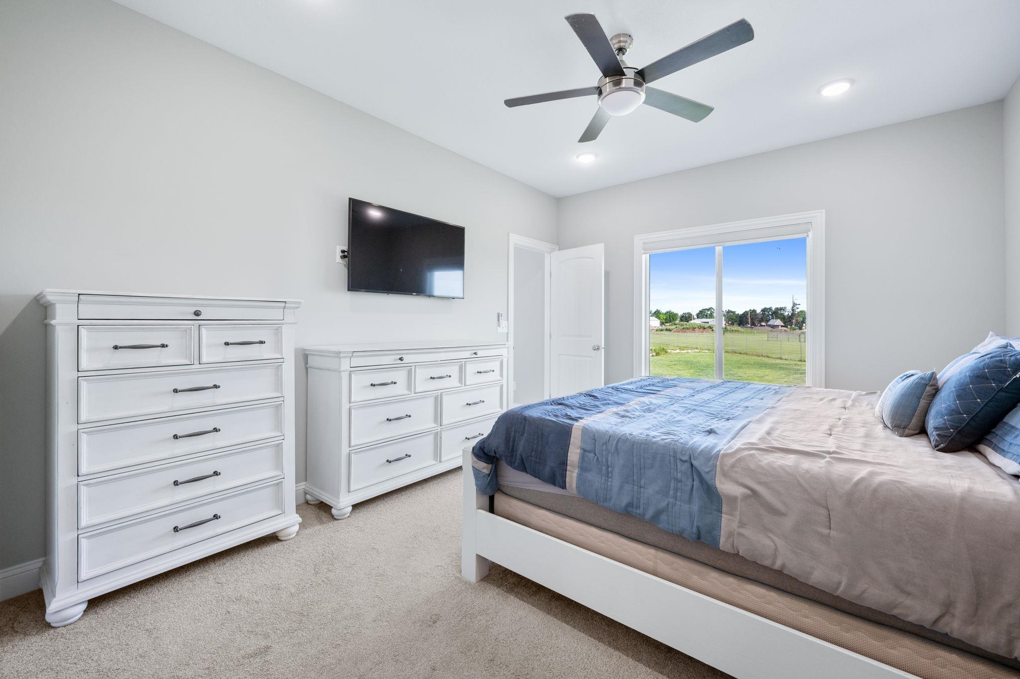 768 E Sunset Cir, Goddard, Kansas image 13