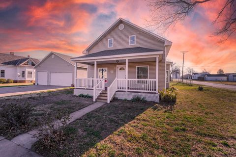 Homes For Sale - 224 S Collingwood St<br/> Reno County, Pretty Prairie, KS 67570