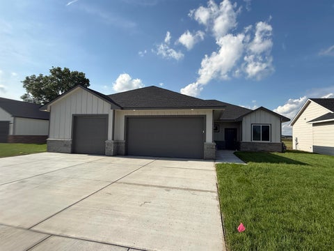 Homes For Sale - 27 Kingdom Ct<br/> Sedgwick County, Goddard, KS 67052