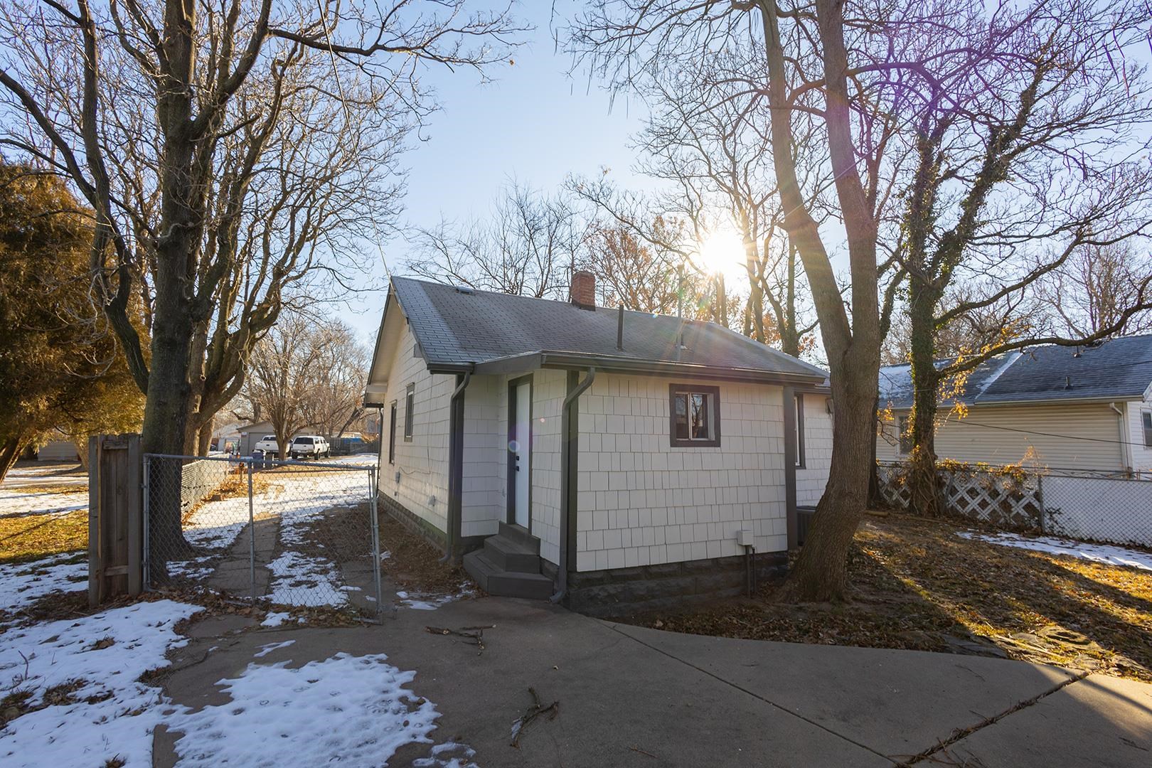 749 S Poplar St, Wichita, Kansas image 24