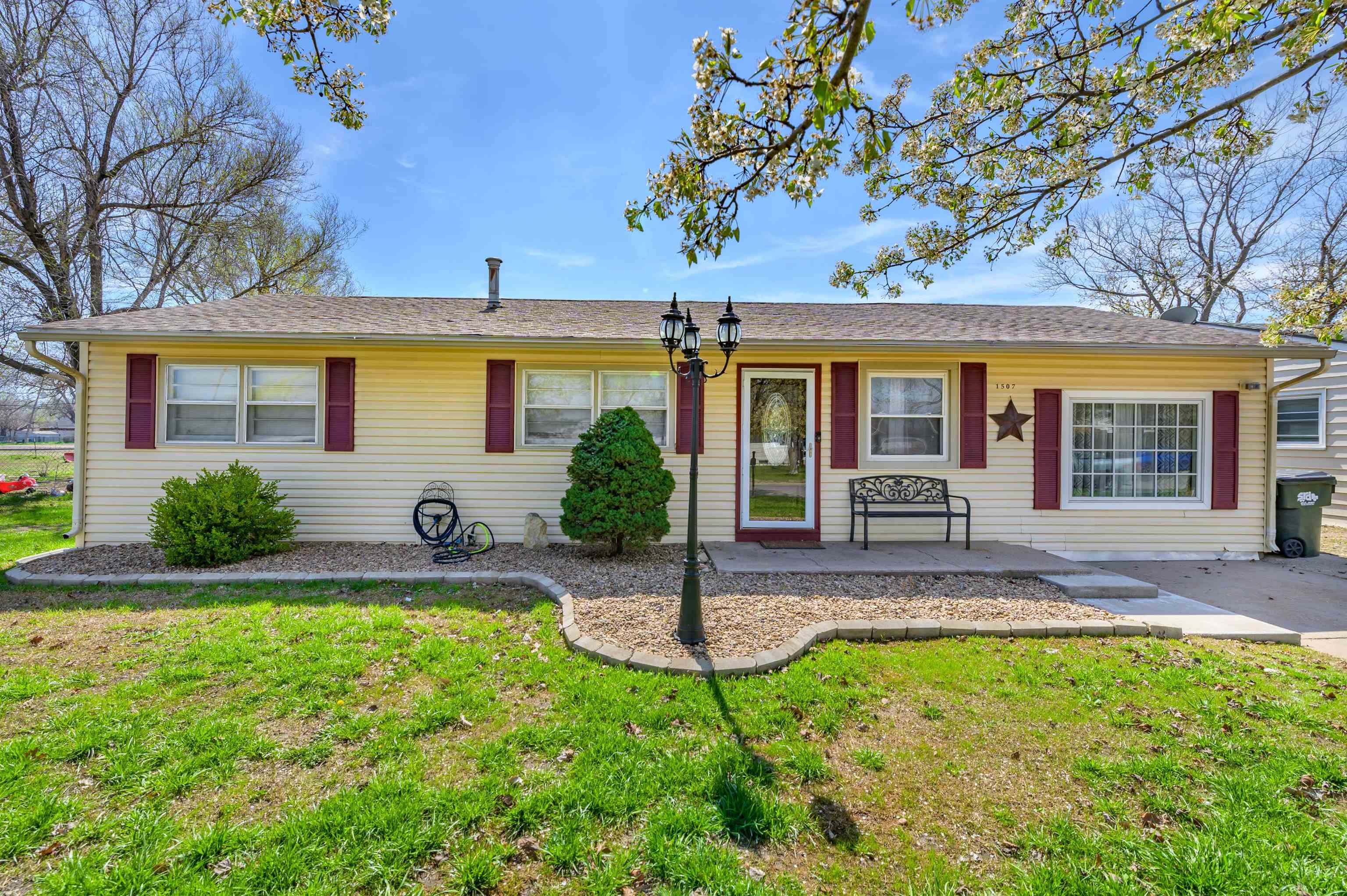 1507 Eastland Dr  