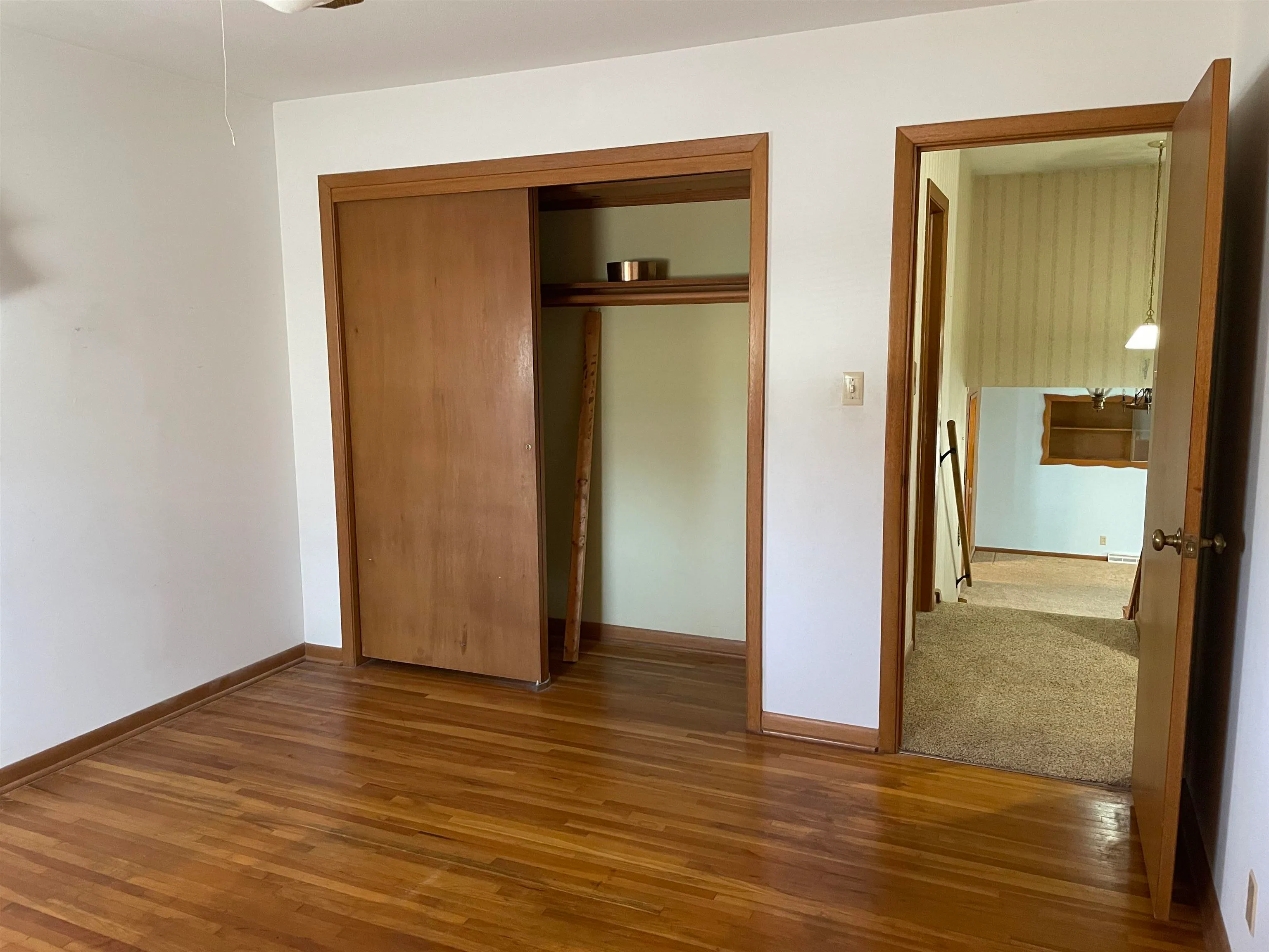 Halstead, Kansas 67056, United States, 4 Bedrooms Bedrooms, ,3 BathroomsBathrooms,Residential,Active,85626