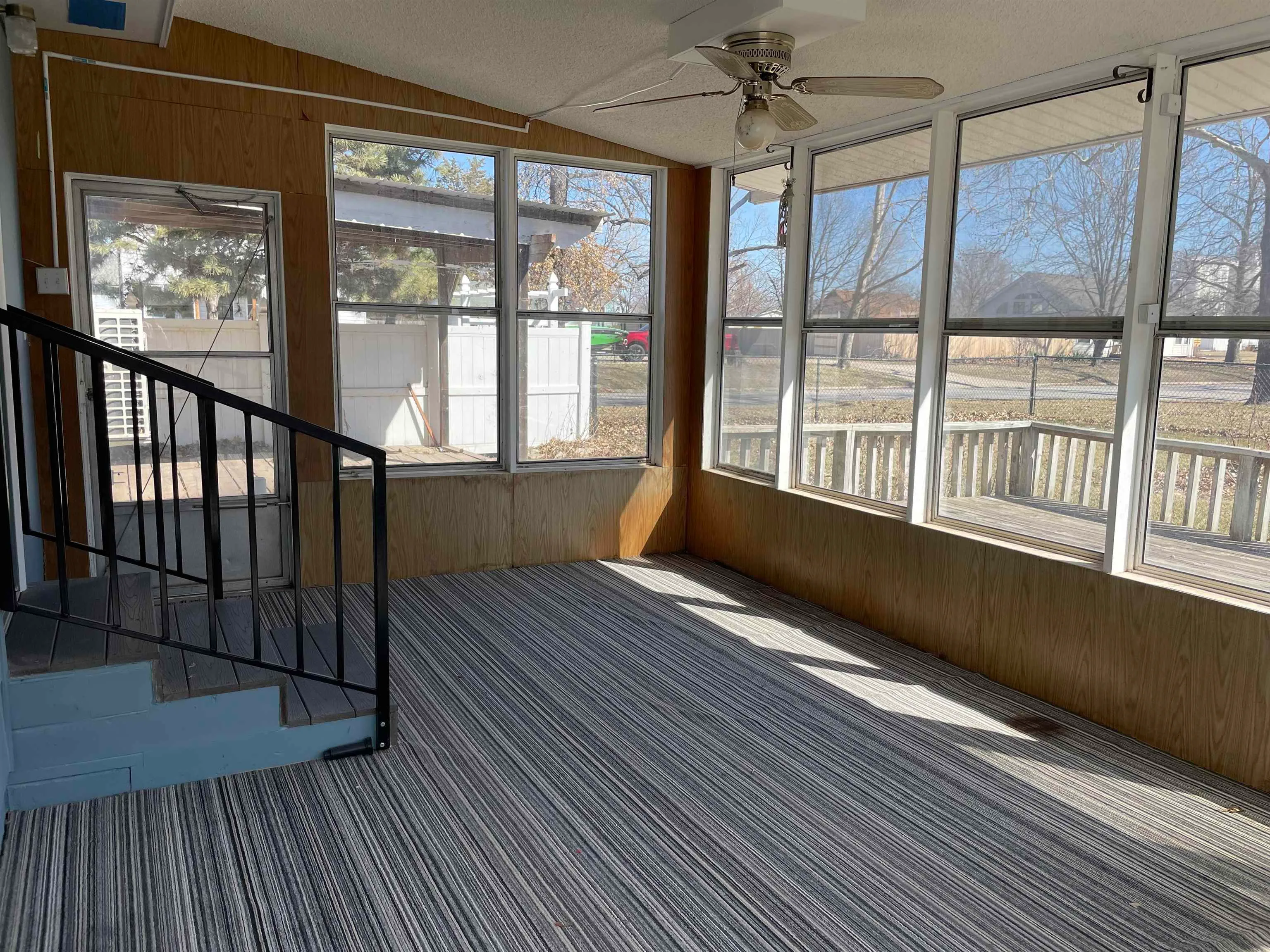 Halstead, Kansas 67056, United States, 4 Bedrooms Bedrooms, ,3 BathroomsBathrooms,Residential,Active,85626