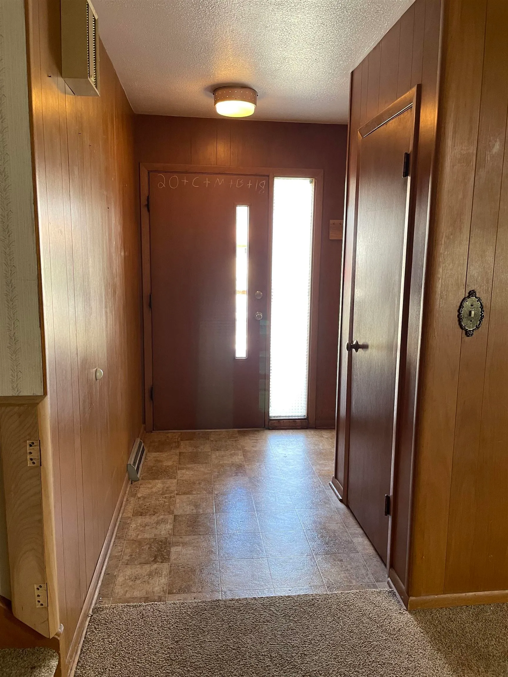 Halstead, Kansas 67056, United States, 4 Bedrooms Bedrooms, ,3 BathroomsBathrooms,Residential,Active,85626