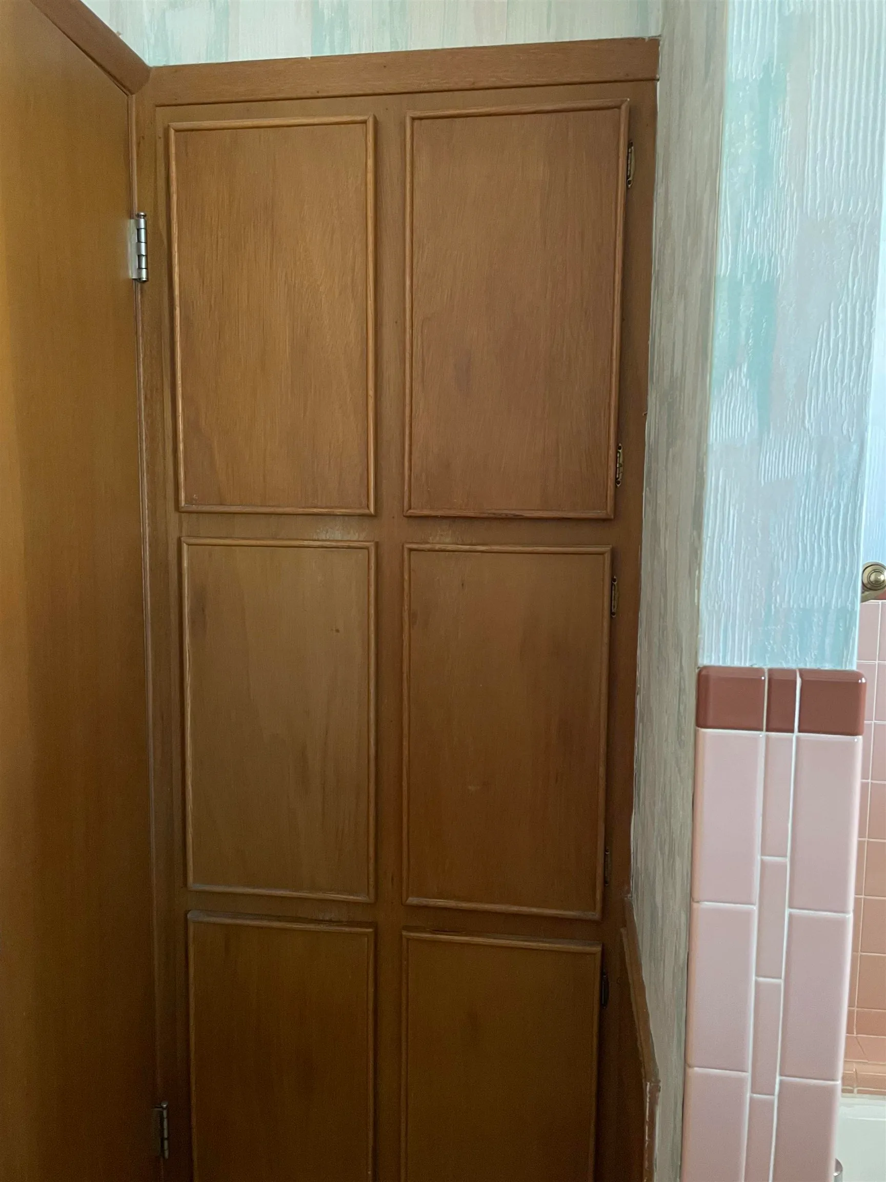 Halstead, Kansas 67056, United States, 4 Bedrooms Bedrooms, ,3 BathroomsBathrooms,Residential,Active,85626