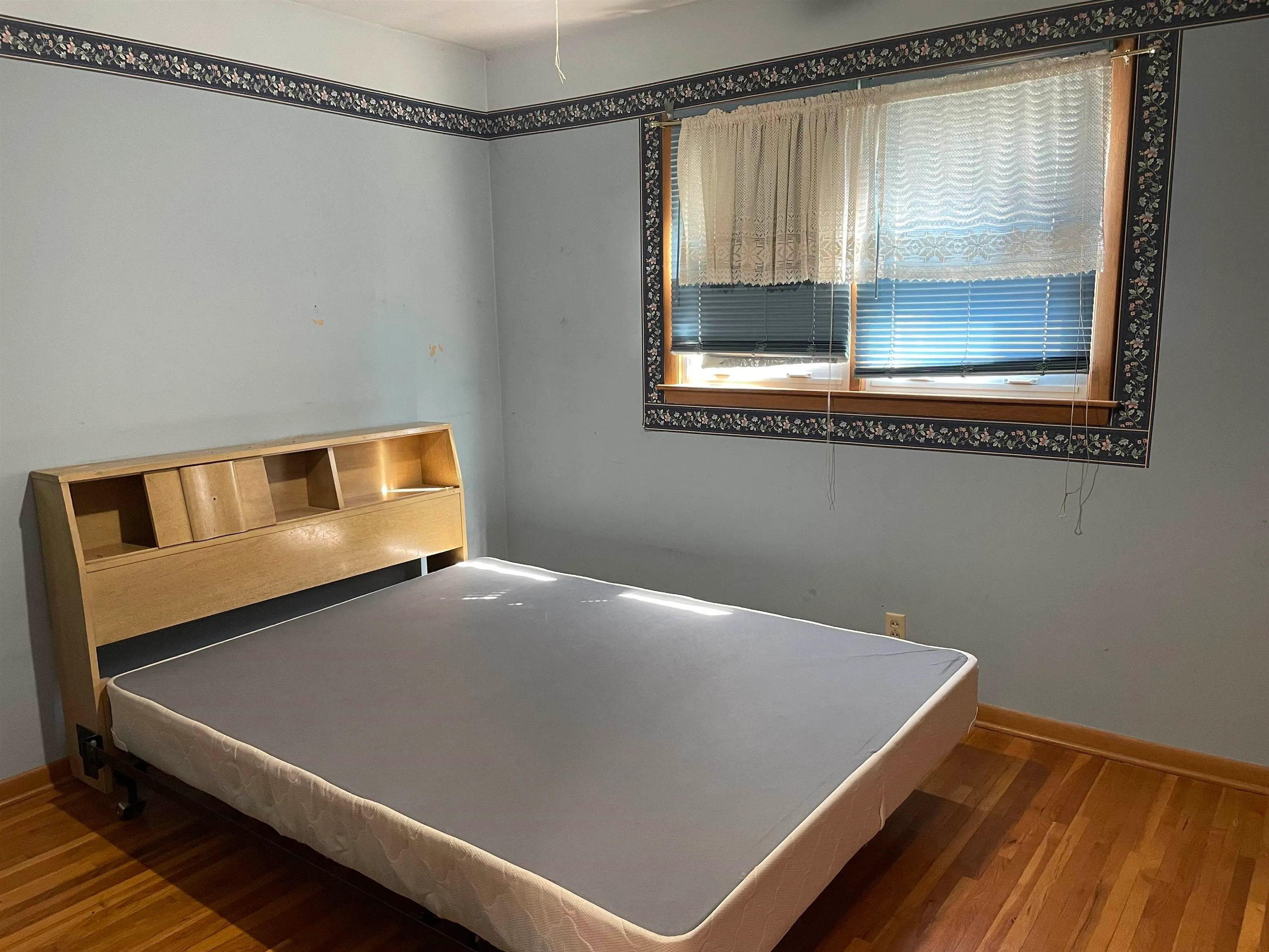 Halstead, Kansas 67056, United States, 4 Bedrooms Bedrooms, ,3 BathroomsBathrooms,Residential,Active,85626