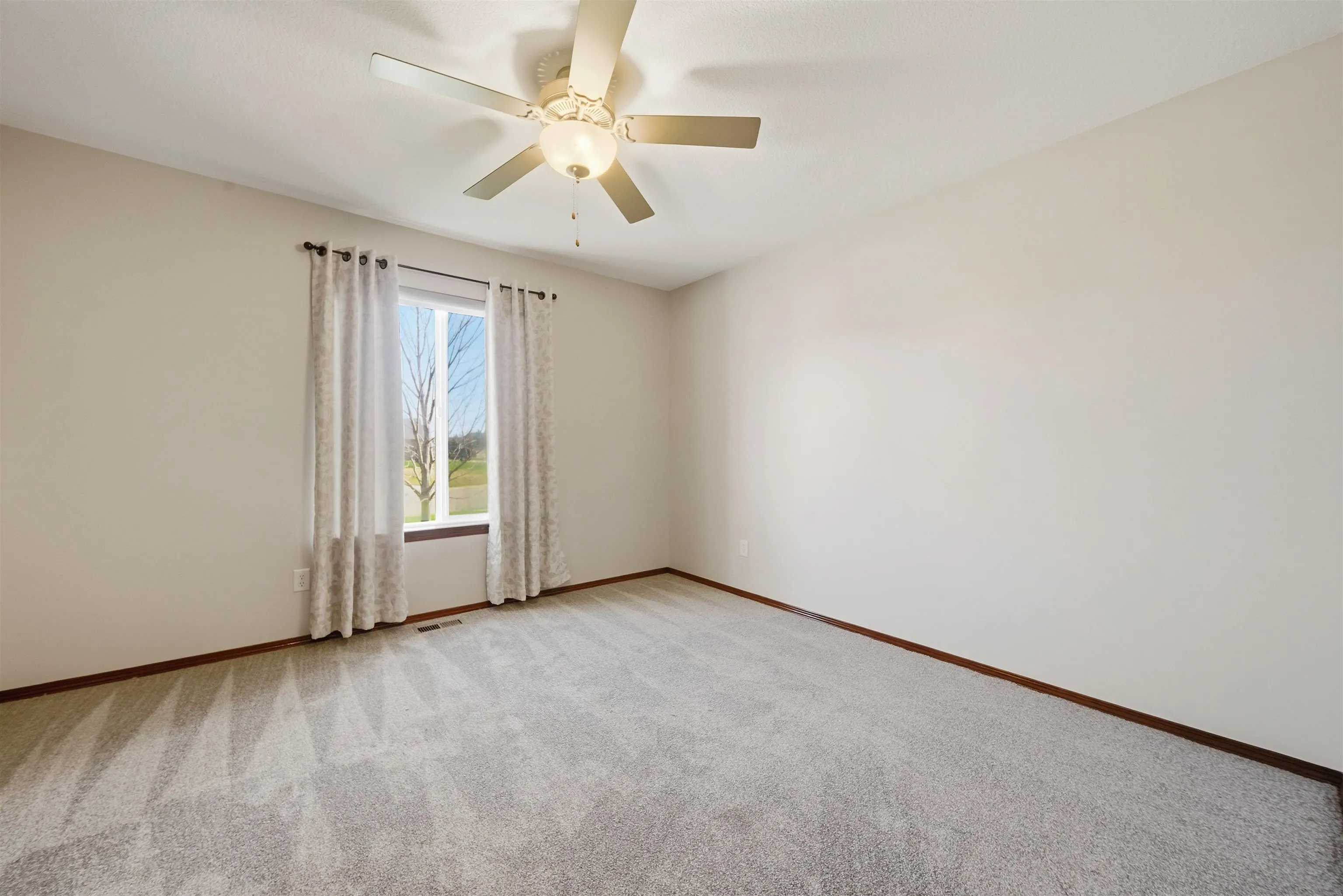 Andover, Kansas 67002, United States, 5 Bedrooms Bedrooms, ,3 BathroomsBathrooms,Residential,Active,249272