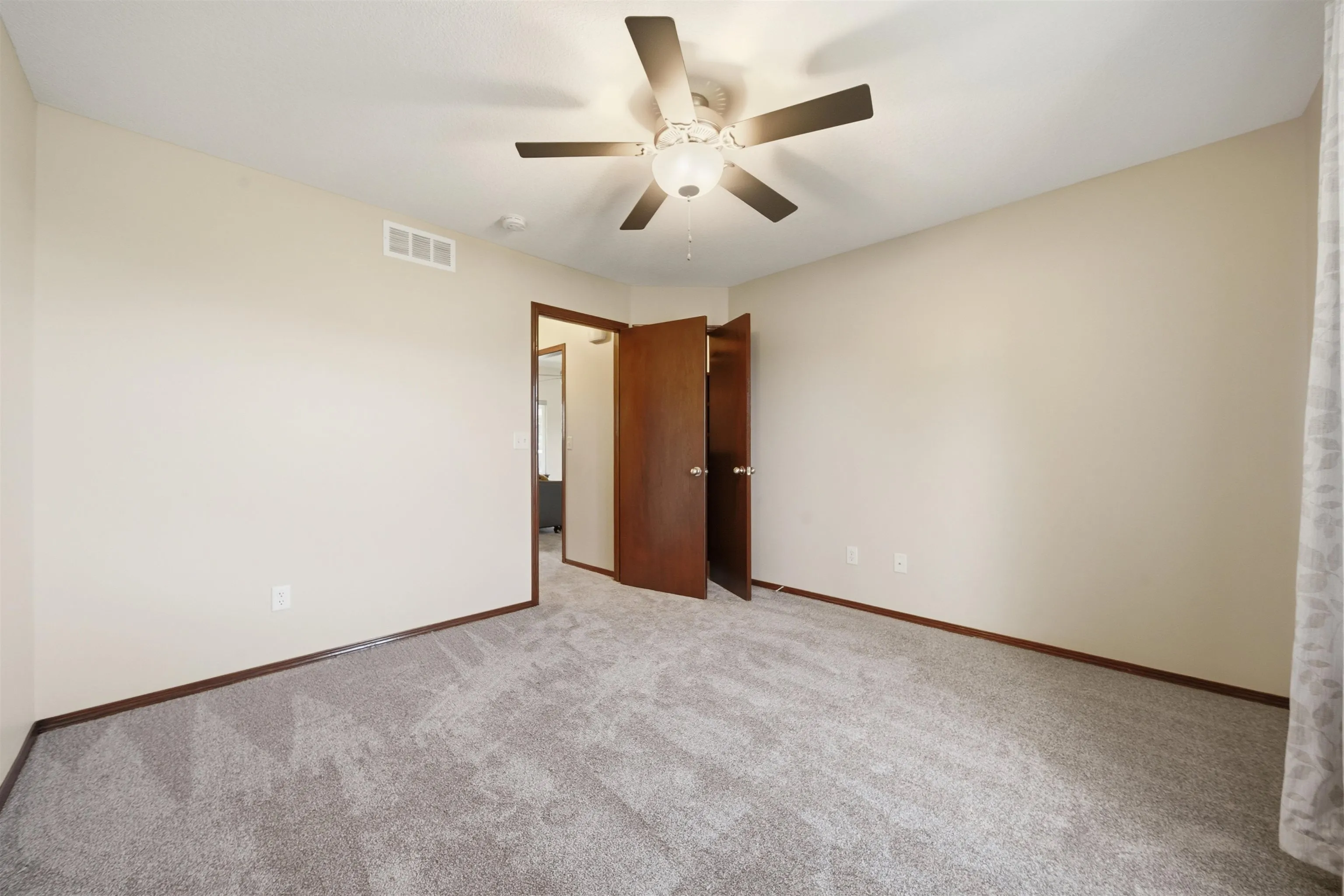 Andover, Kansas 67002, United States, 5 Bedrooms Bedrooms, ,3 BathroomsBathrooms,Residential,Active,249272