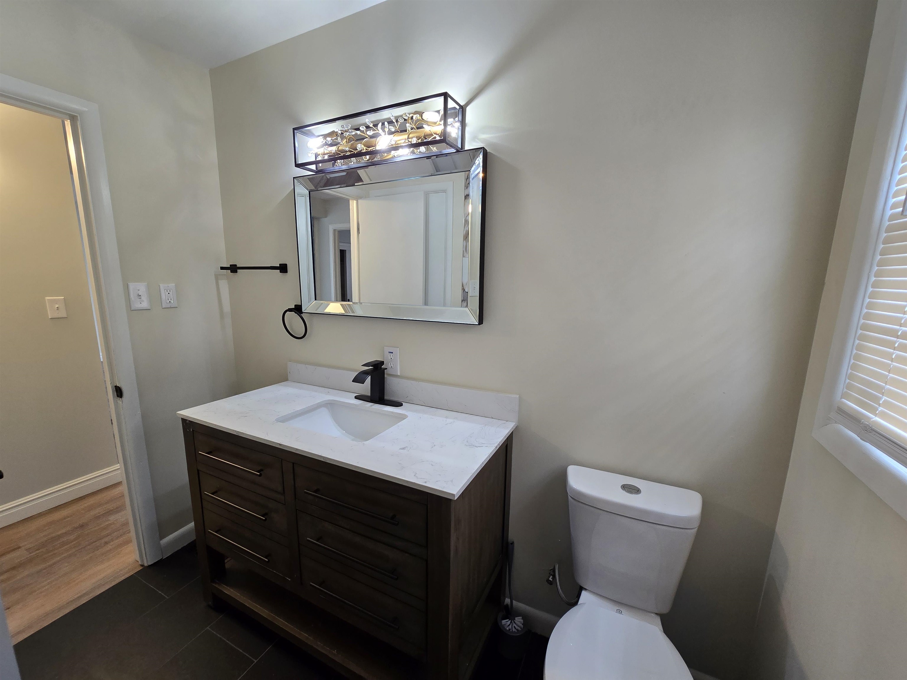 895 S Fabrique Dr, Wichita, Kansas image 6