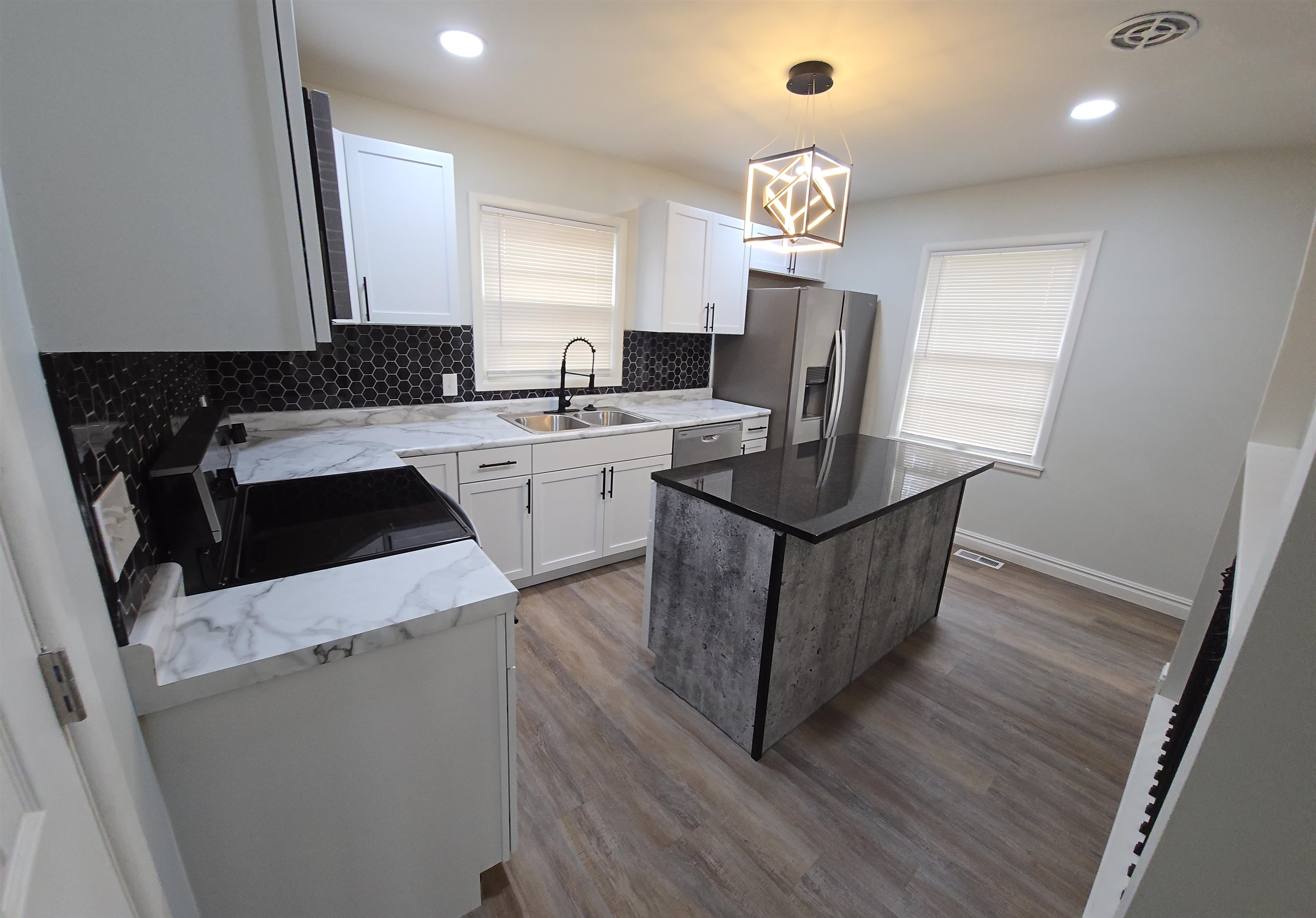895 S Fabrique Dr, Wichita, Kansas image 11