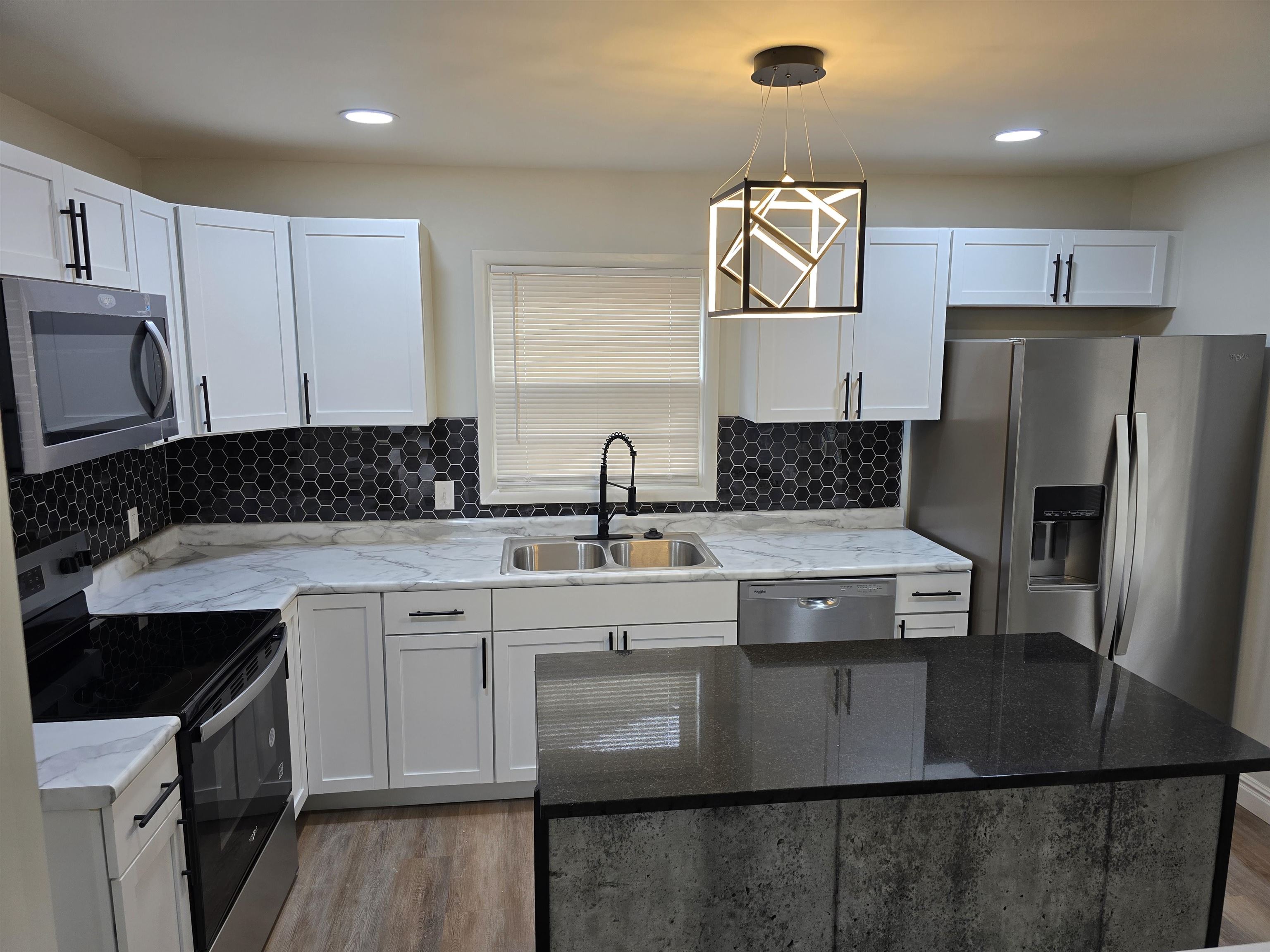 895 S Fabrique Dr, Wichita, Kansas image 7