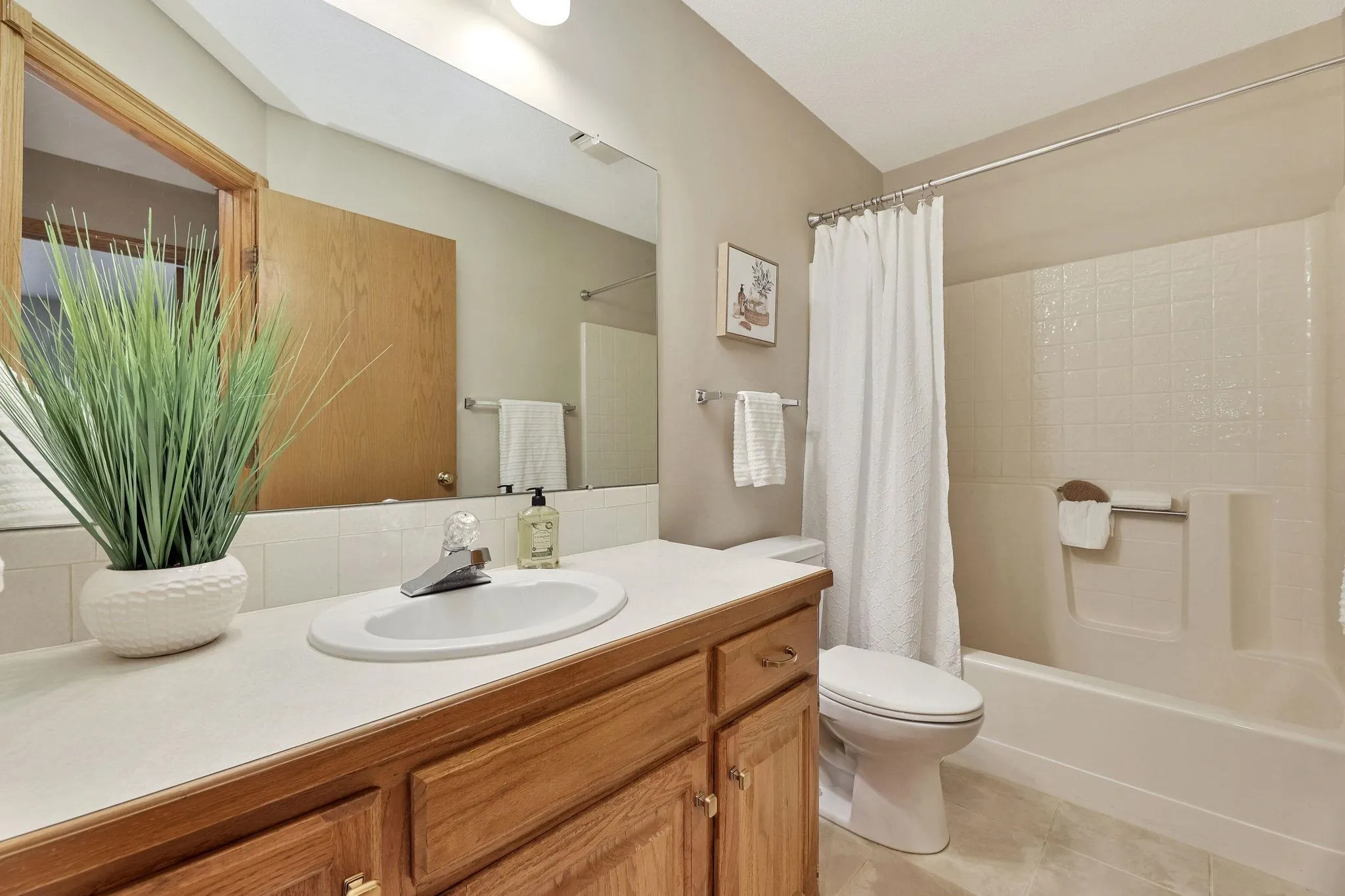 Wichita, Kansas 67209, United States, 5 Bedrooms Bedrooms, ,4 BathroomsBathrooms,Residential,Active,78804