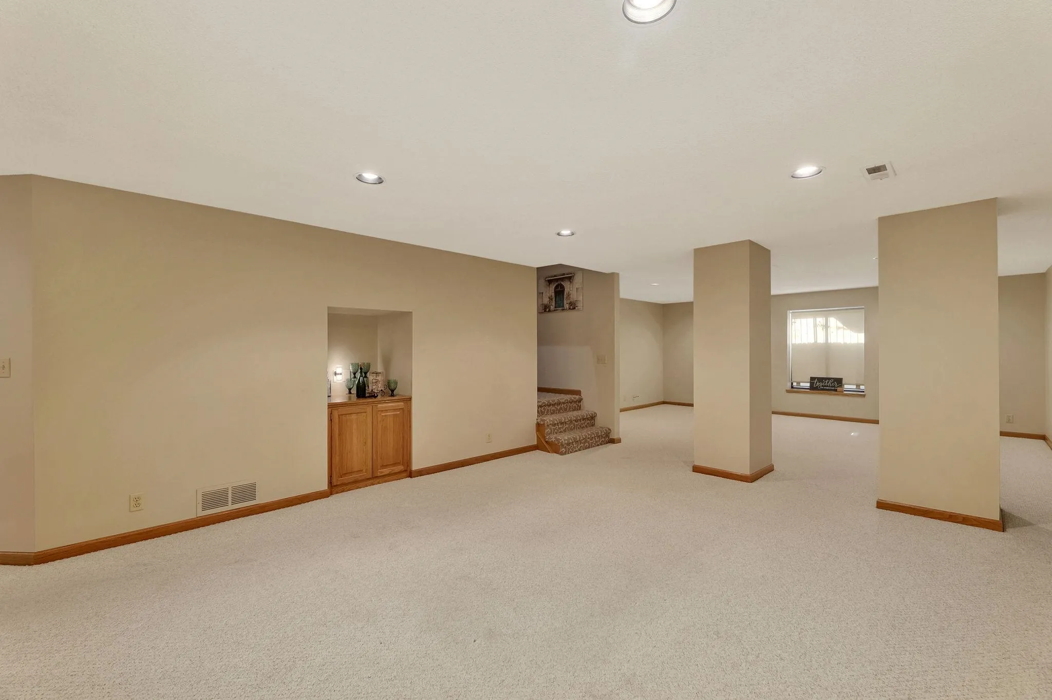 Wichita, Kansas 67209, United States, 5 Bedrooms Bedrooms, ,4 BathroomsBathrooms,Residential,Active,78804