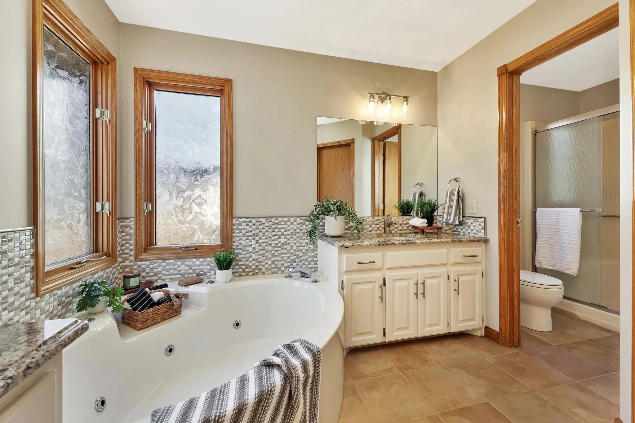 Wichita, Kansas 67209, United States, 5 Bedrooms Bedrooms, ,4 BathroomsBathrooms,Residential,Active,78804