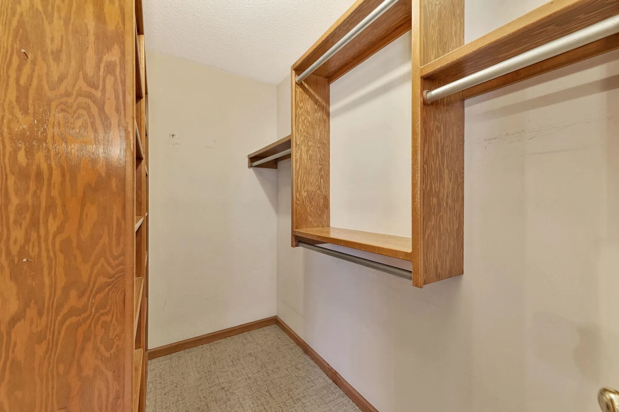 Wichita, Kansas 67209, United States, 5 Bedrooms Bedrooms, ,4 BathroomsBathrooms,Residential,Active,78804