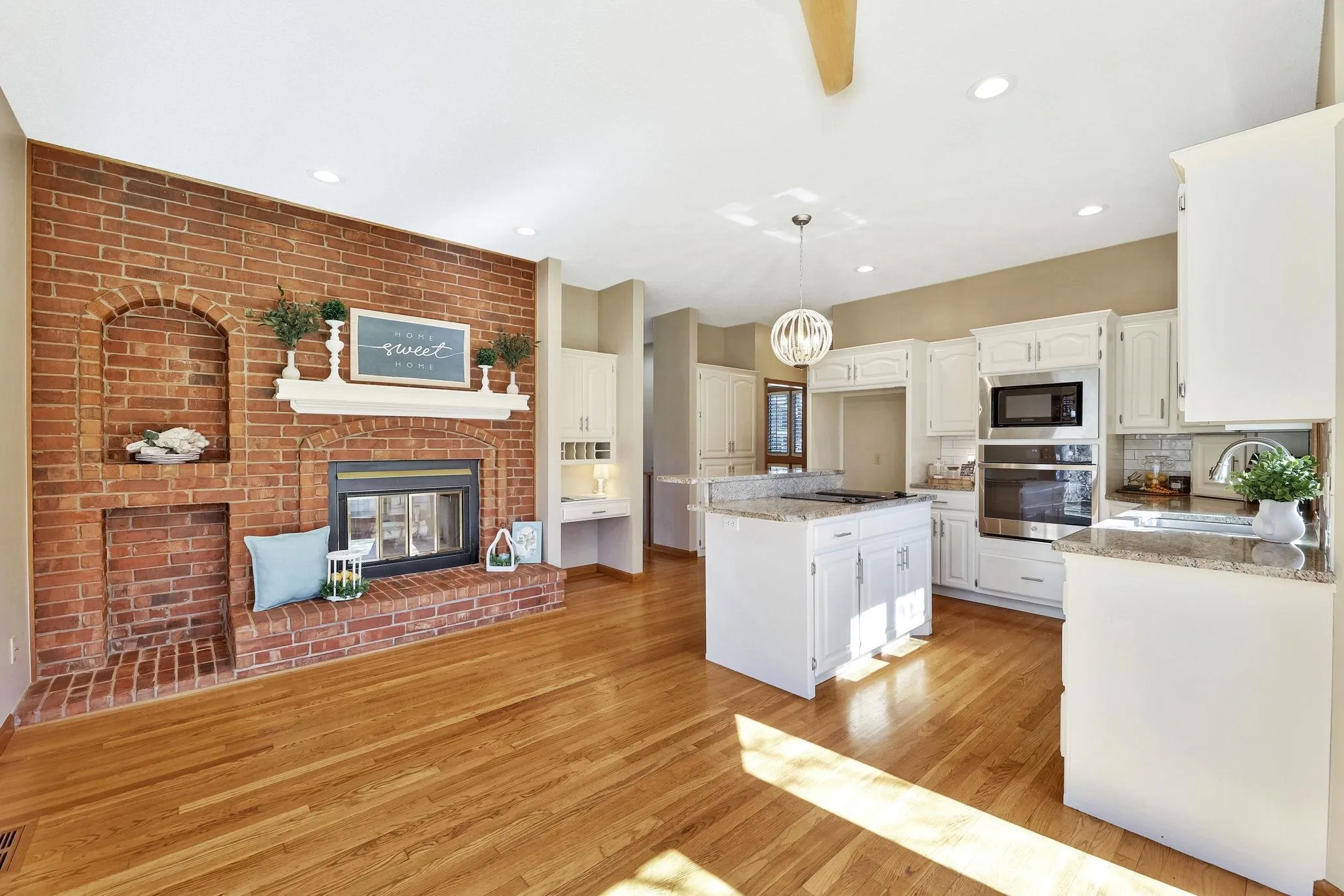 Wichita, Kansas 67209, United States, 5 Bedrooms Bedrooms, ,4 BathroomsBathrooms,Residential,Active,78804