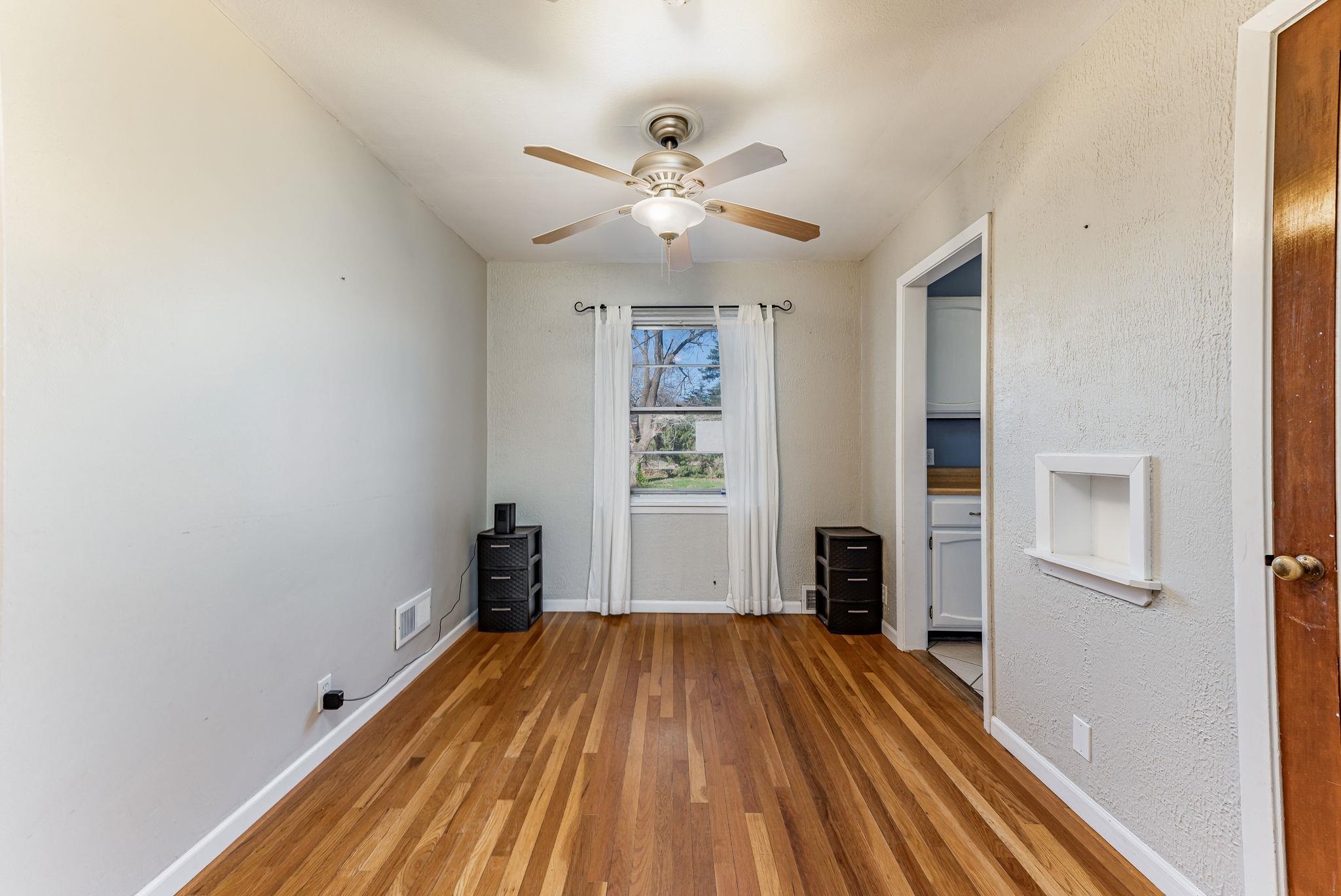 Wichita, Kansas 67208, United States, 2 Bedrooms Bedrooms, ,1 BathroomBathrooms,Residential,Pending,62556