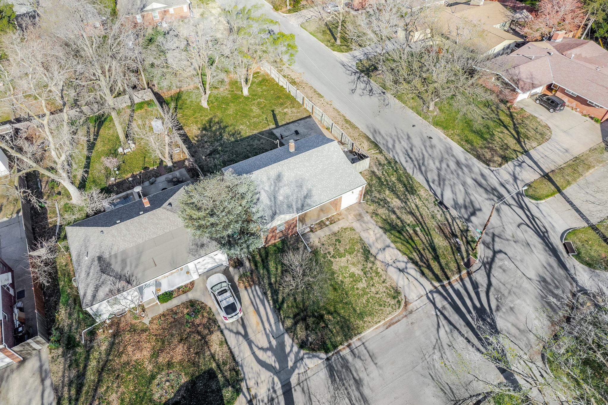 Wichita, Kansas 67208, United States, 2 Bedrooms Bedrooms, ,1 BathroomBathrooms,Residential,Pending,62556