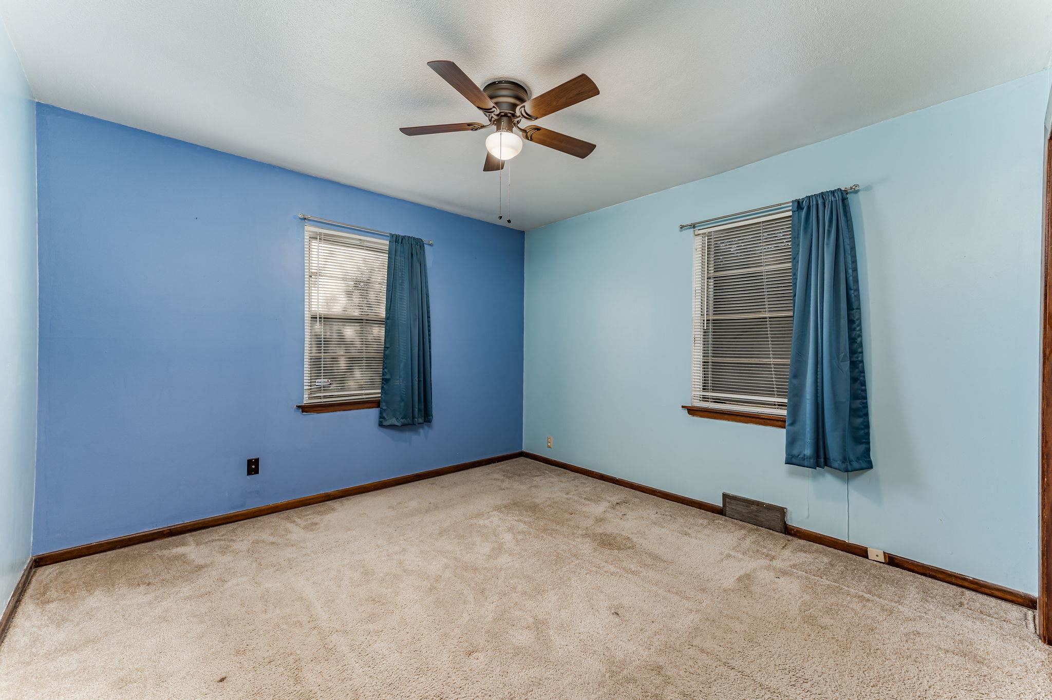 Wichita, Kansas 67208, United States, 2 Bedrooms Bedrooms, ,1 BathroomBathrooms,Residential,Pending,62556