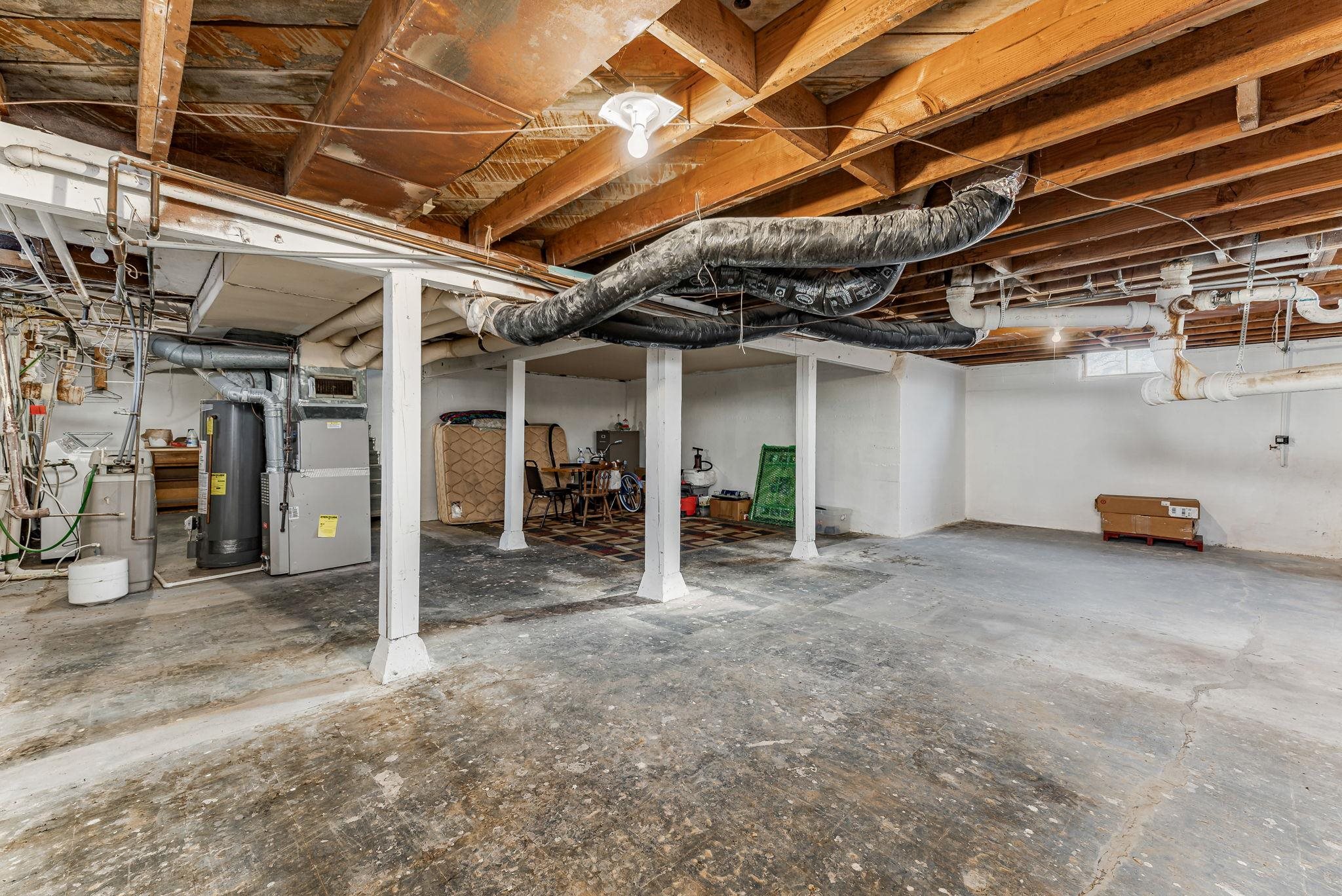 Wichita, Kansas 67208, United States, 2 Bedrooms Bedrooms, ,1 BathroomBathrooms,Residential,Pending,62556