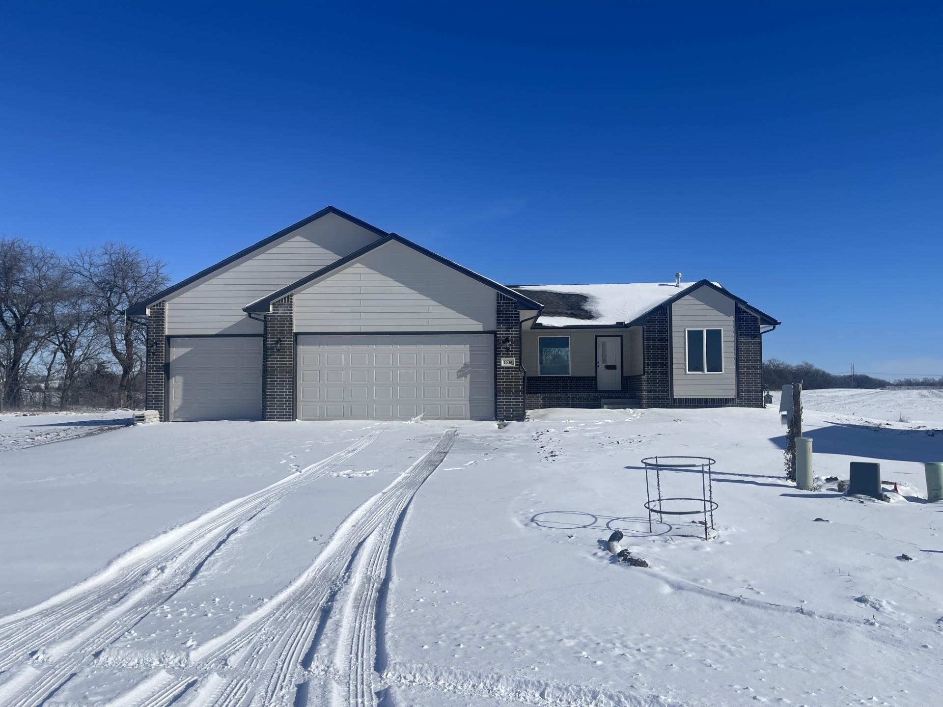 1634 N Wildflower Ct, Andover, Kansas image 1