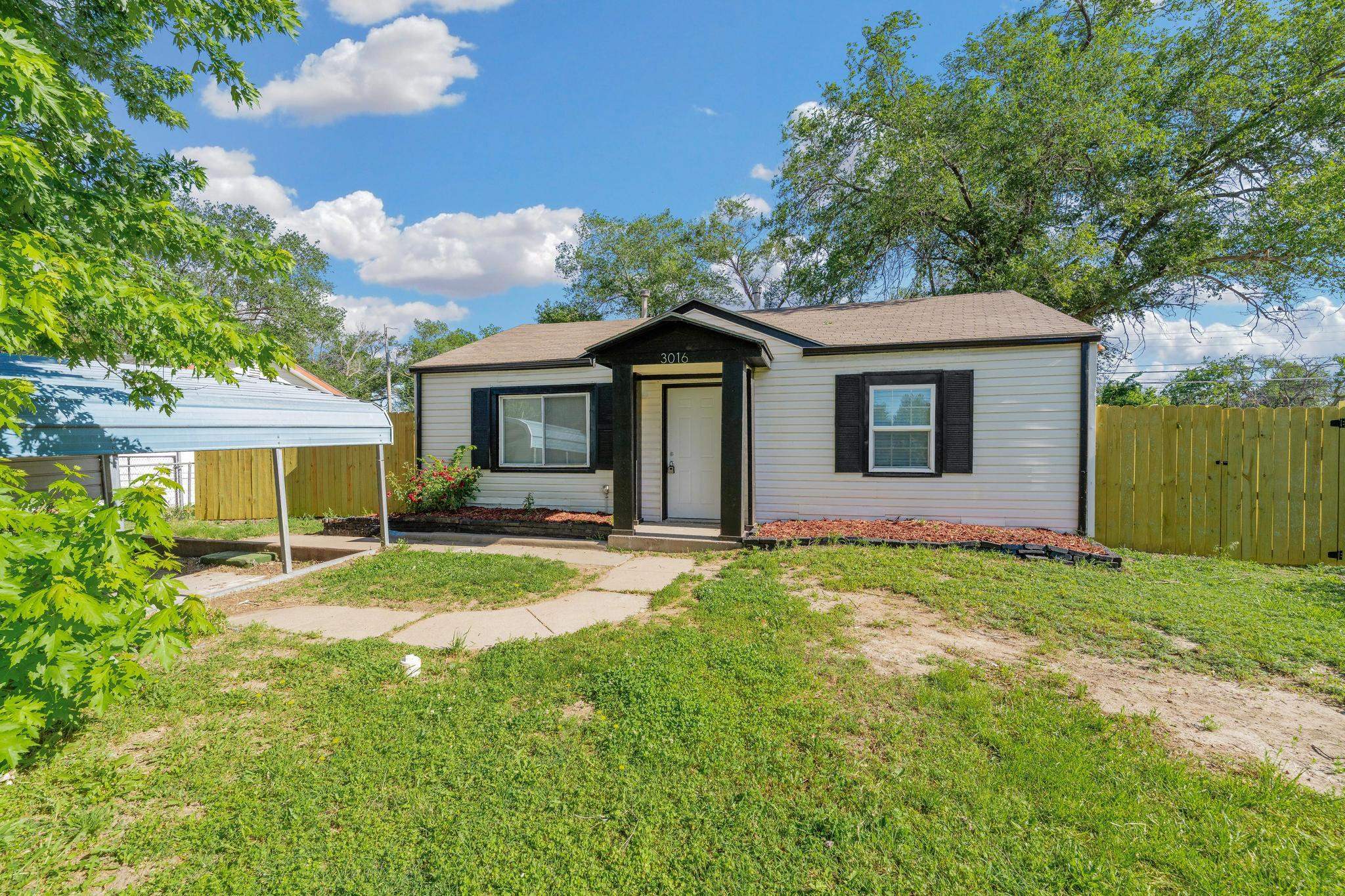 3016 E Locust St, Wichita, Virginia image 2