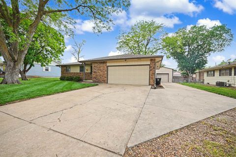 Townhouse For Sale - 800 Manchester Rd<br/> Salina, KS 67401