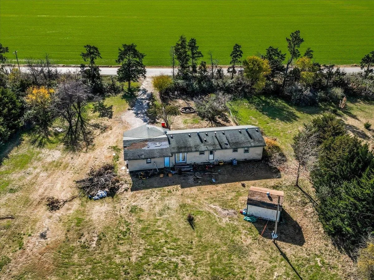 Viola, Kansas 67149, United States, 3 Bedrooms Bedrooms, ,2 BathroomsBathrooms,Residential,Pending,30858