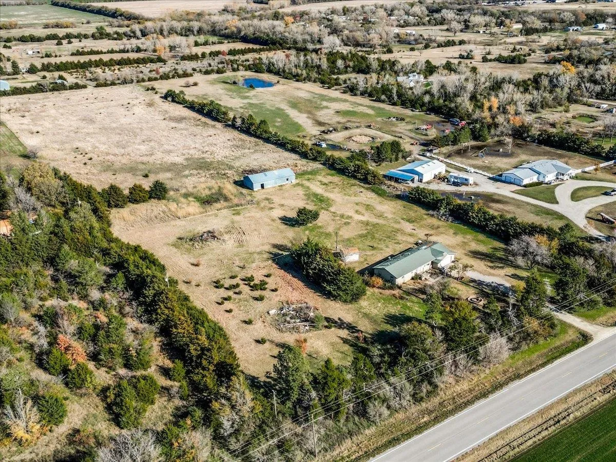 Viola, Kansas 67149, United States, 3 Bedrooms Bedrooms, ,2 BathroomsBathrooms,Residential,Pending,30858