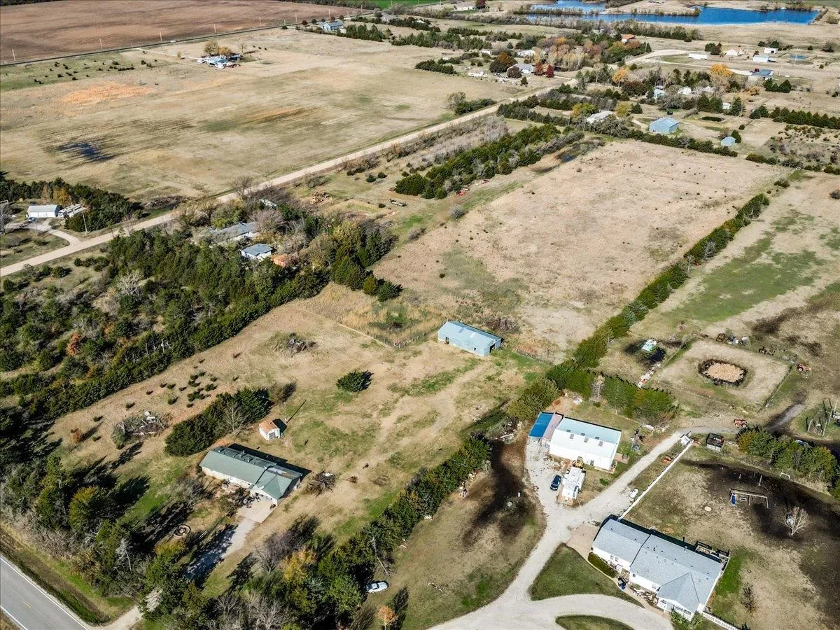 Viola, Kansas 67149, United States, 3 Bedrooms Bedrooms, ,2 BathroomsBathrooms,Residential,Pending,30858