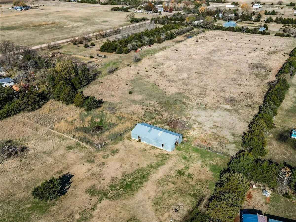 Viola, Kansas 67149, United States, 3 Bedrooms Bedrooms, ,2 BathroomsBathrooms,Residential,Pending,30858