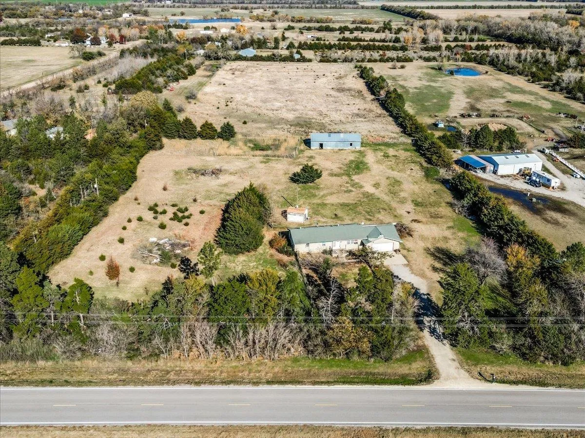 Viola, Kansas 67149, United States, 3 Bedrooms Bedrooms, ,2 BathroomsBathrooms,Residential,Pending,30858