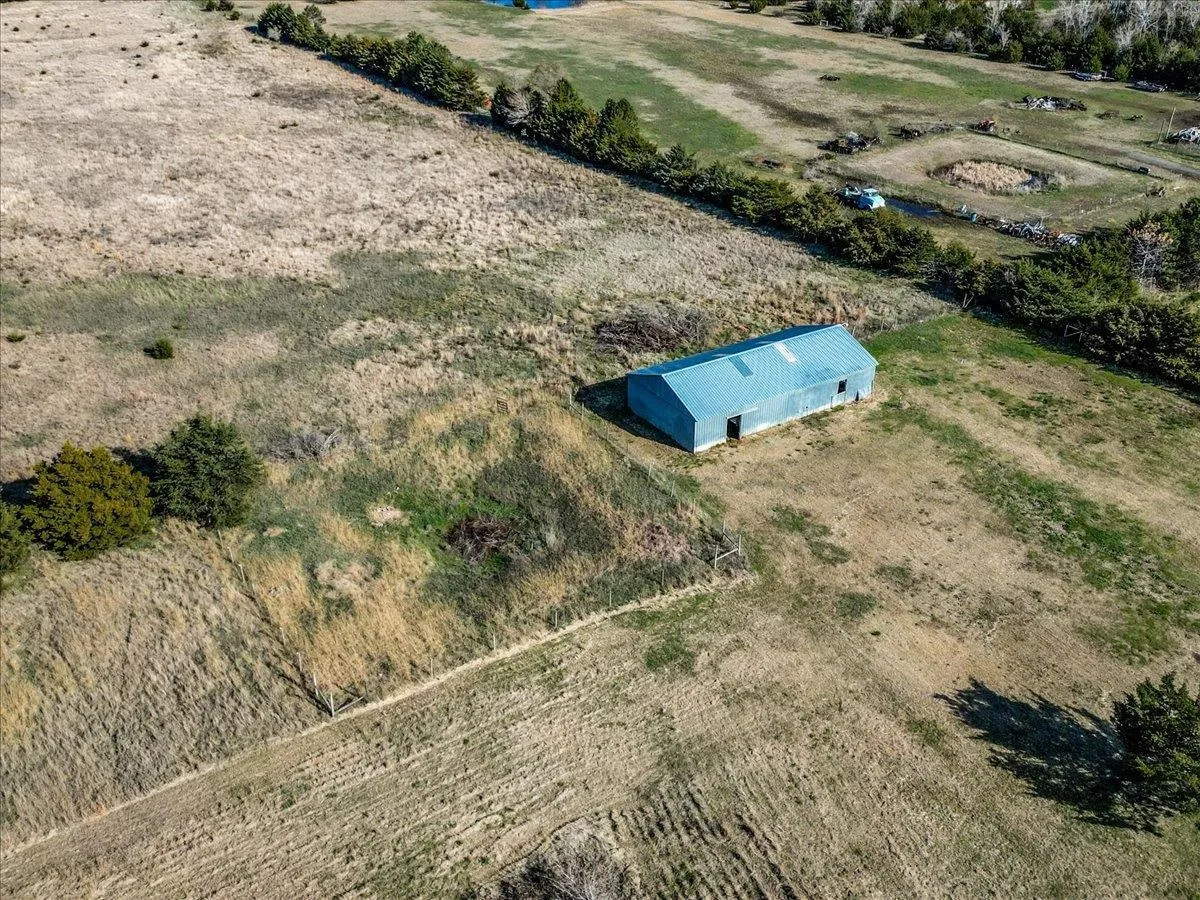 Viola, Kansas 67149, United States, 3 Bedrooms Bedrooms, ,2 BathroomsBathrooms,Residential,Pending,30858