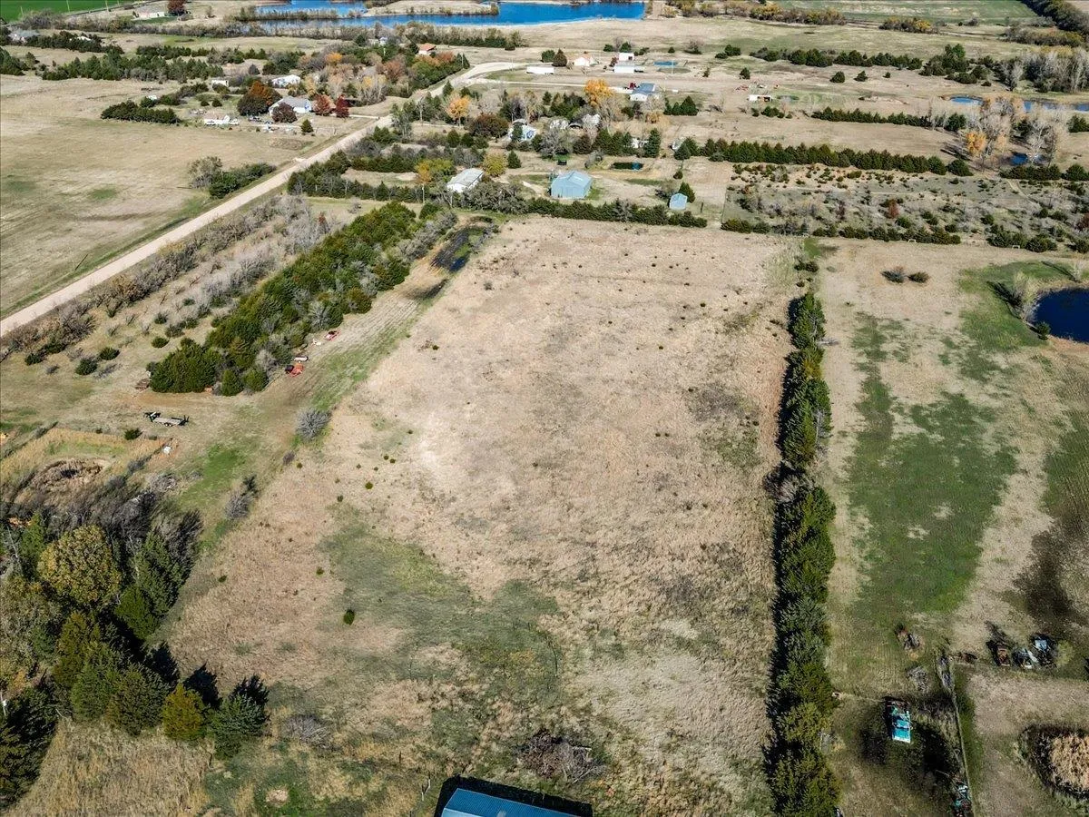 Viola, Kansas 67149, United States, 3 Bedrooms Bedrooms, ,2 BathroomsBathrooms,Residential,Pending,30858