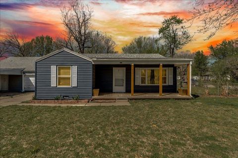 Homes For Sale - 400 W Hollywood St<br/> Sedgwick County, Wichita, KS 67217