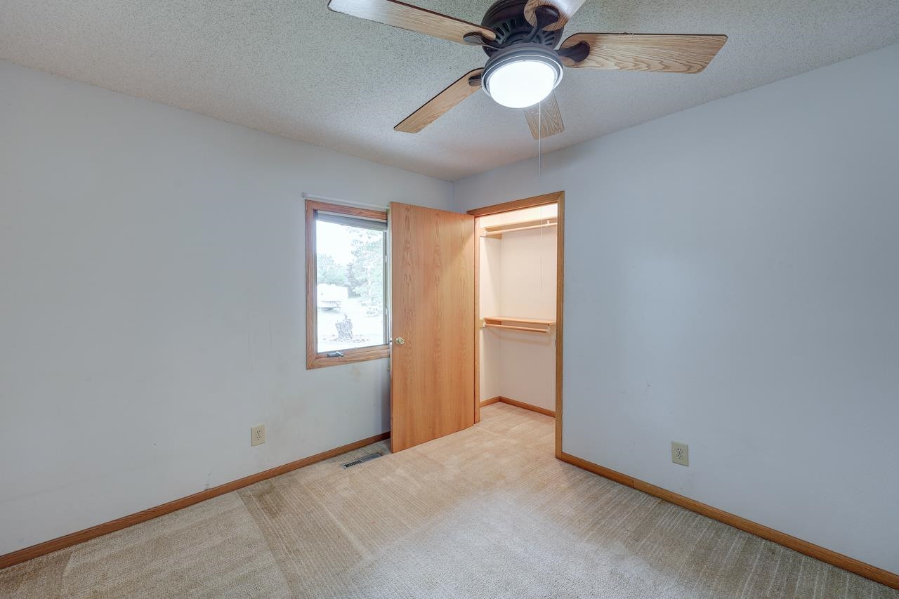 2216 W 6th Ave, Winfield, Kansas image 10