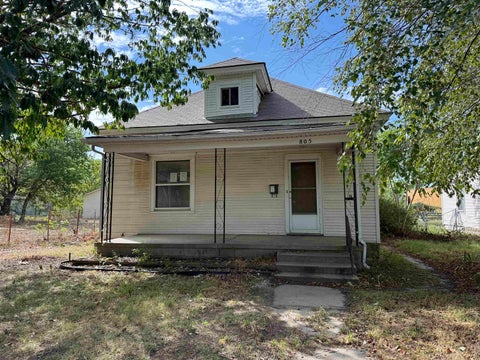 Homes For Sale - 805 E 5th Ave<br/> Reno County, Hutchinson, KS 67501