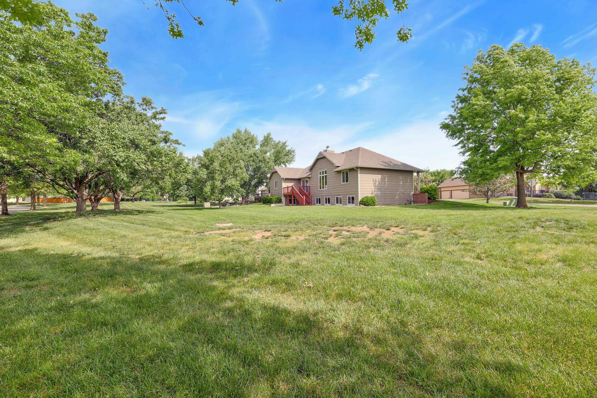 2501 N Fox Run, Wichita, Kansas image 32
