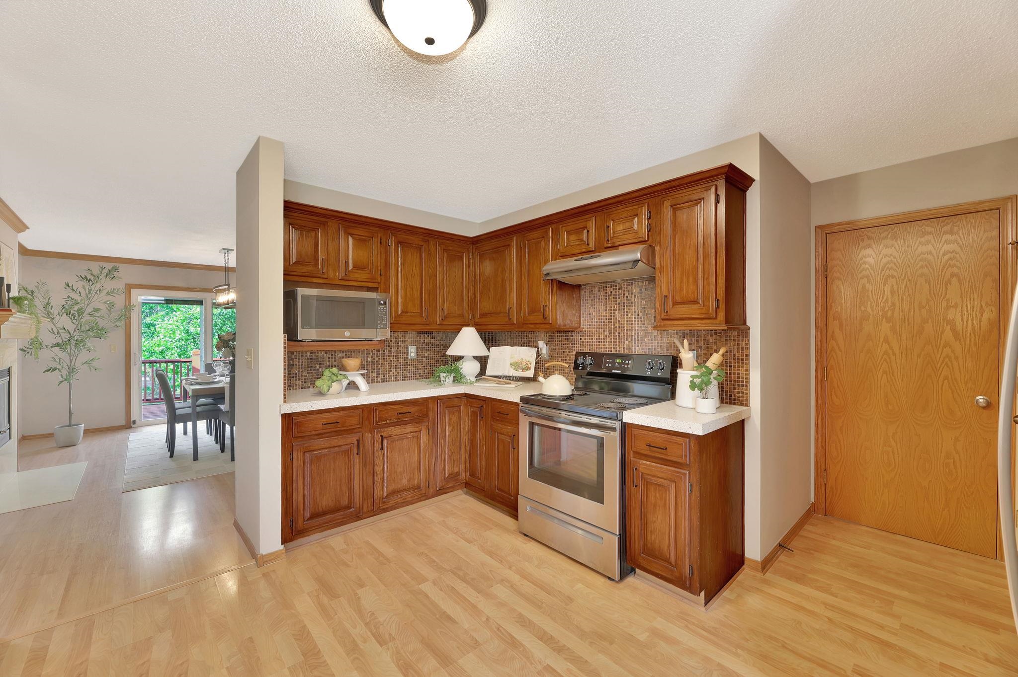 2501 N Fox Run, Wichita, Kansas image 7