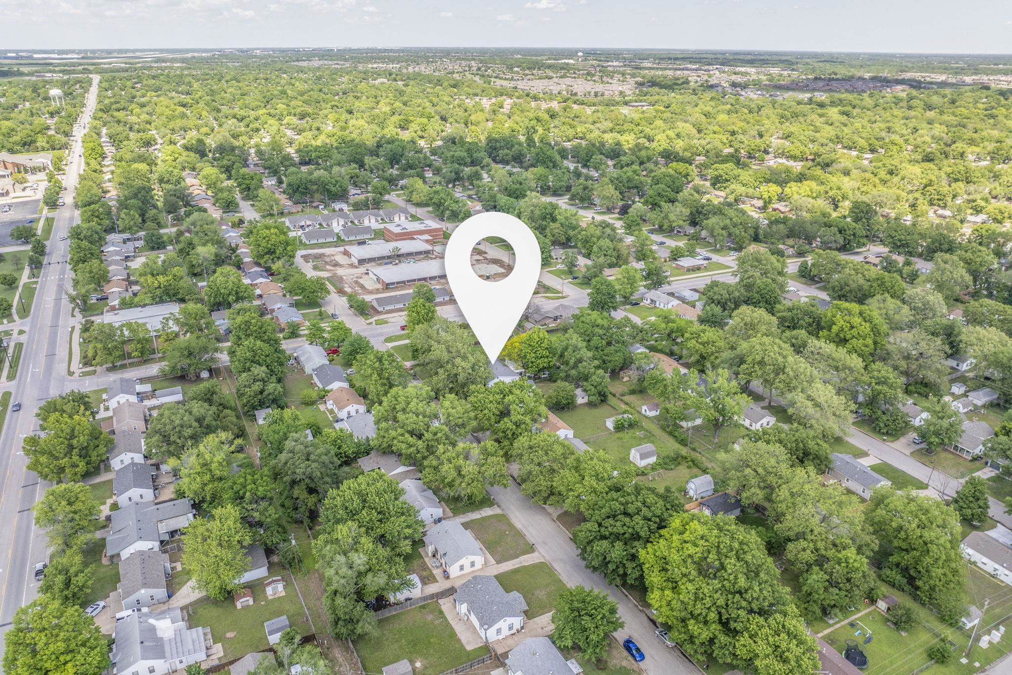1040 N Baltimore Ave, Derby, Kansas image 36