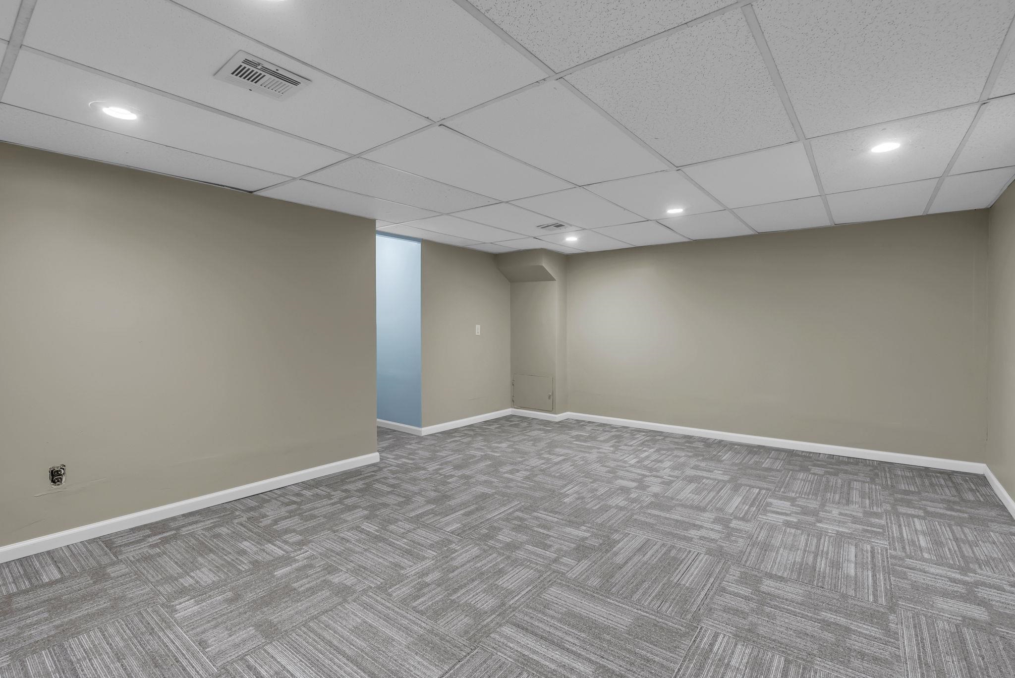 1040 N Baltimore Ave, Derby, Kansas image 24