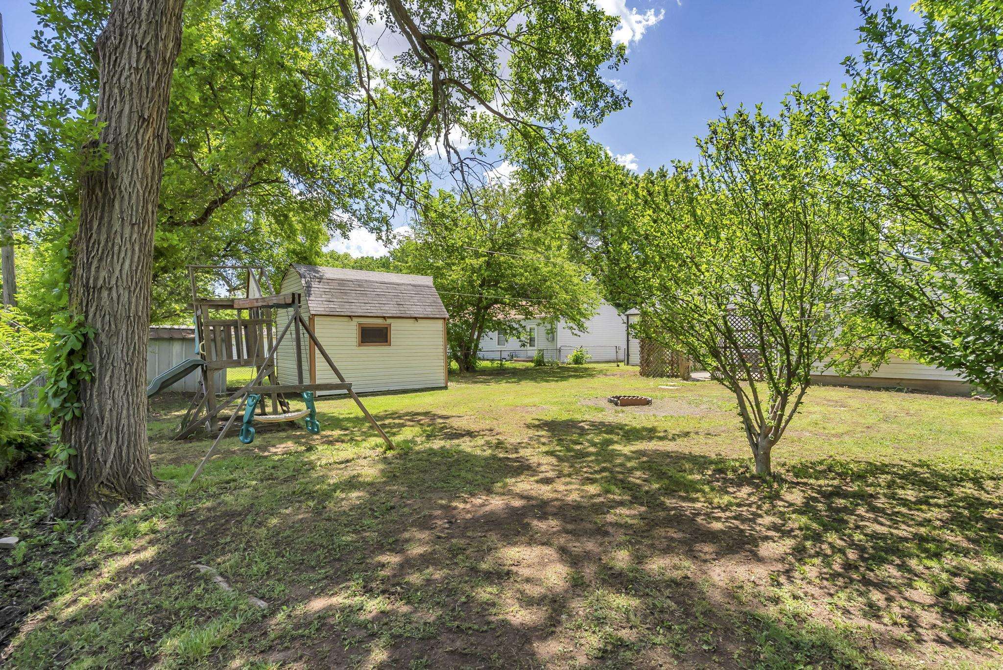 1040 N Baltimore Ave, Derby, Kansas image 31