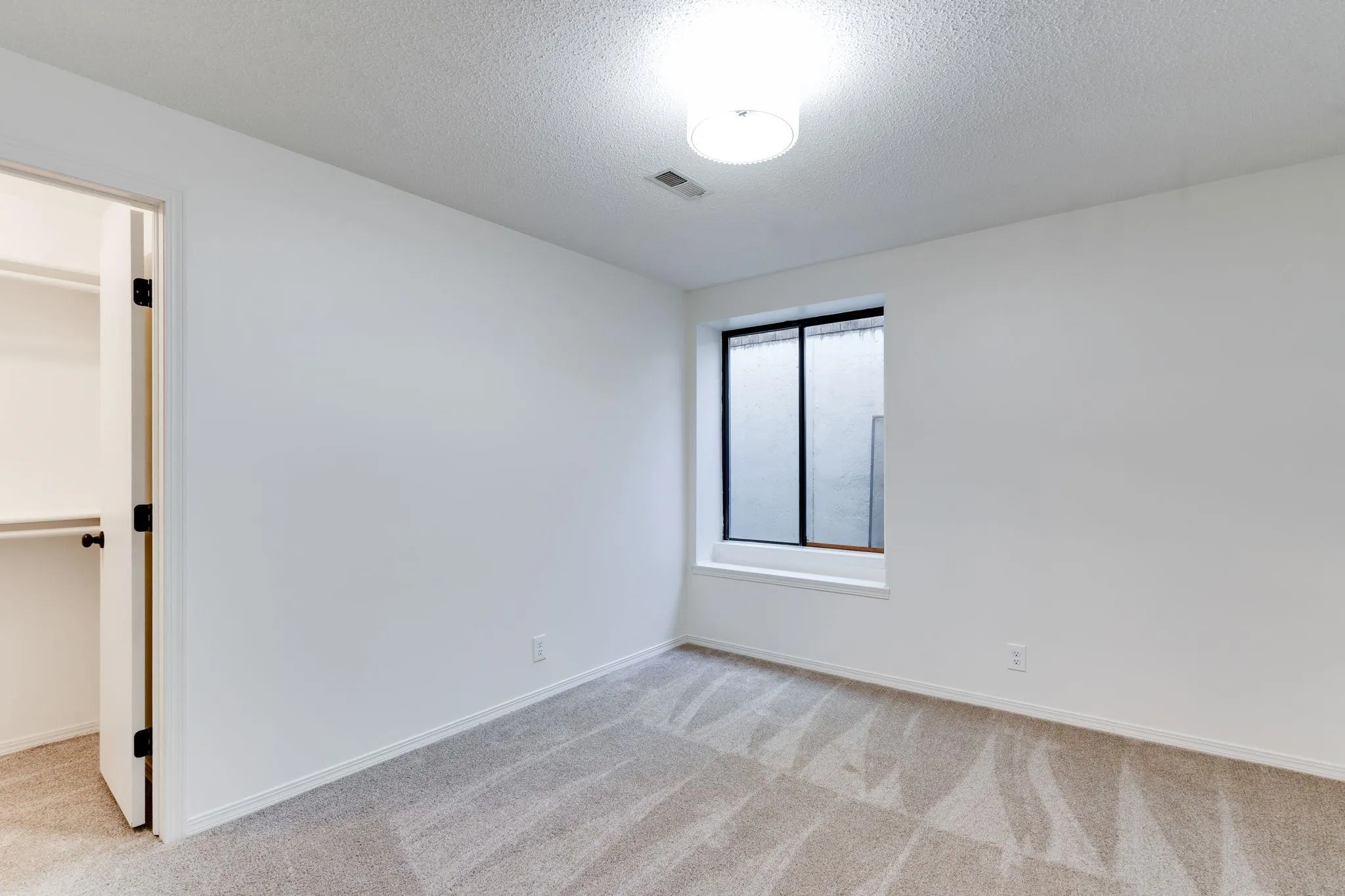 Wichita, Kansas 67212, United States, 6 Bedrooms Bedrooms, ,4 BathroomsBathrooms,Residential,Active,209043